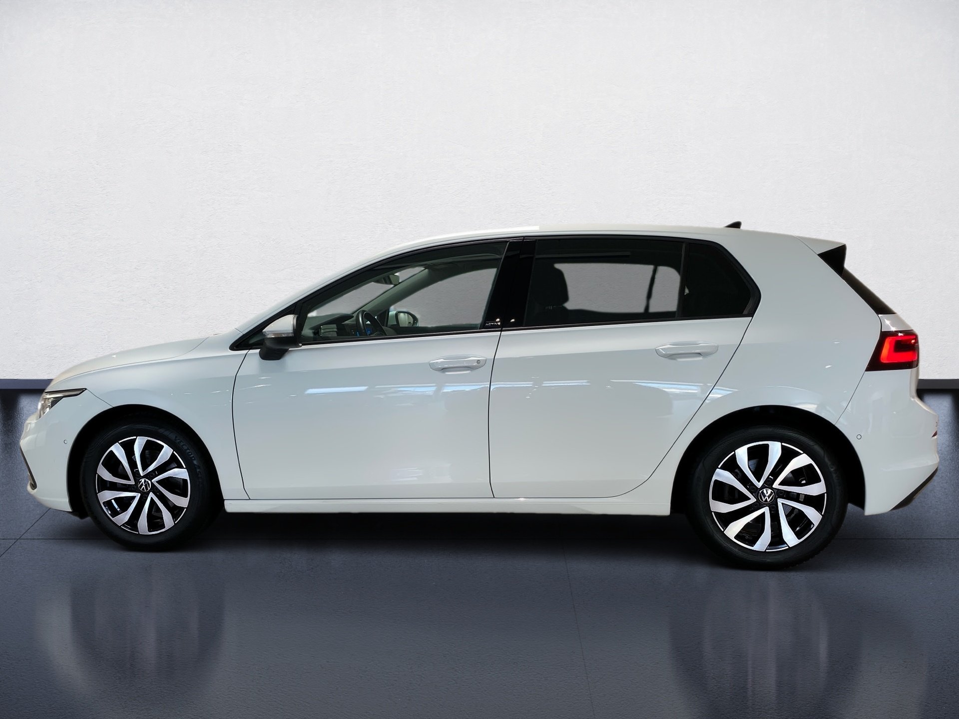 Golf VIII 2.0 TDI Active Panorama RFK AHK DSG Matrix