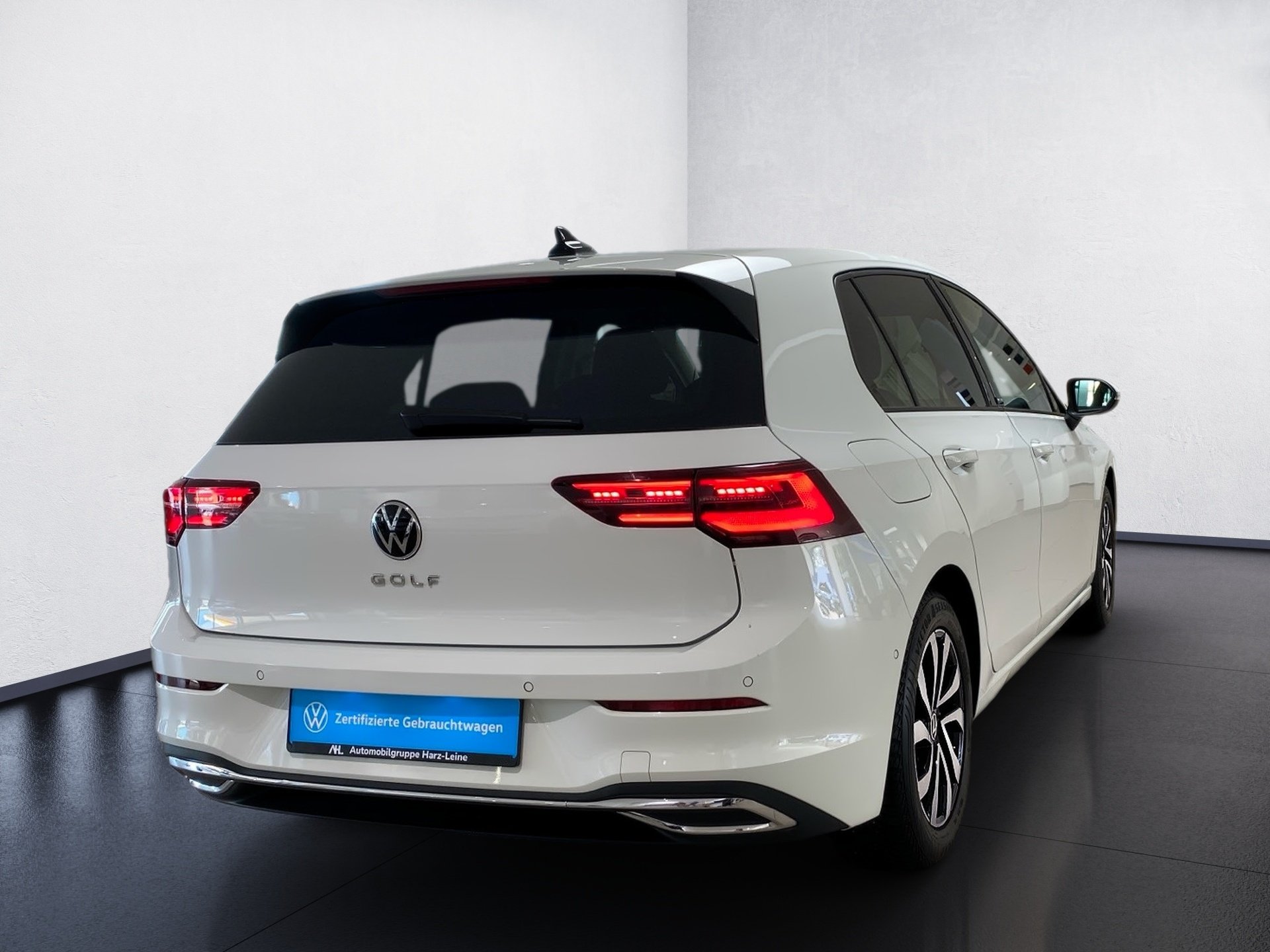 Golf VIII 2.0 TDI Active Panorama RFK AHK DSG Matrix