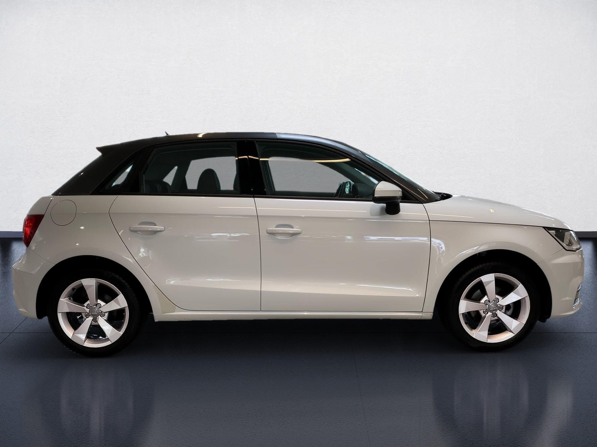 A1 Sportback 1.0 TFSI ultra sport S tronic PDC SHZ