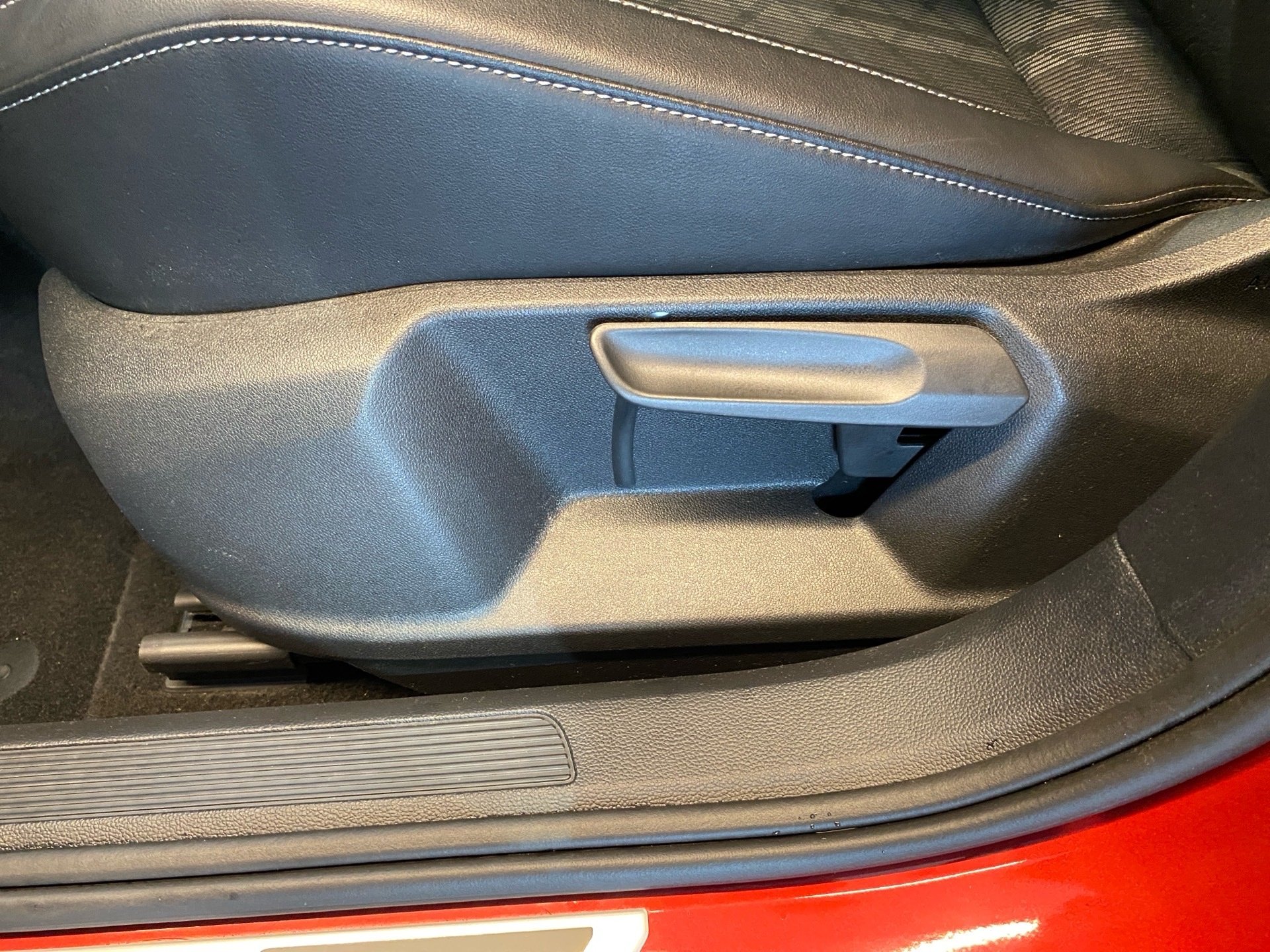 T-Roc 2.0 TSI R-Line 4M DSG Pano Matrix Navi ACC