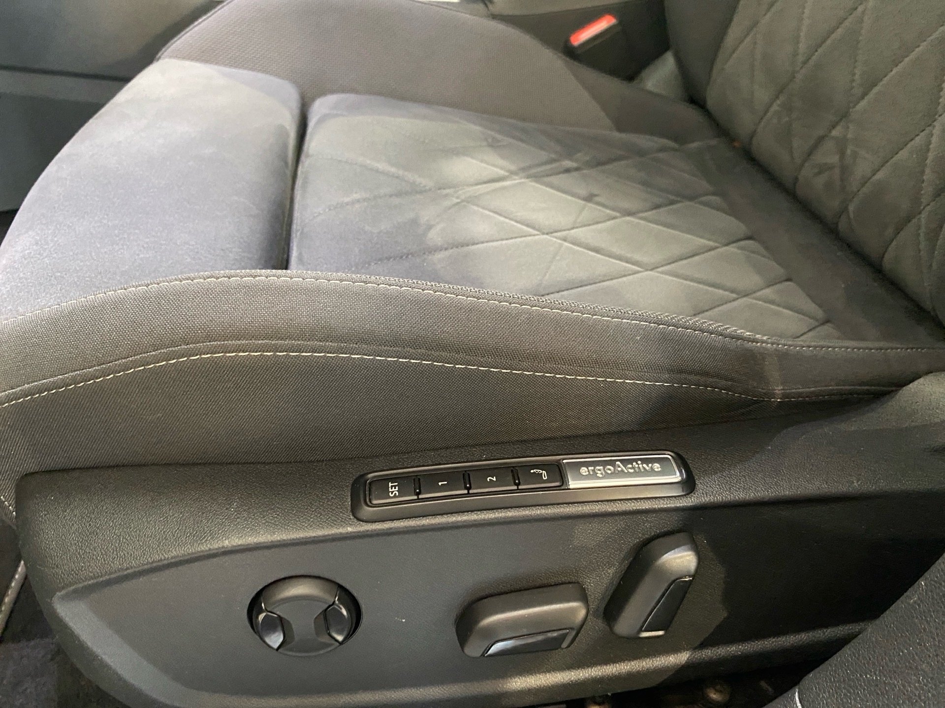 Golf VIII Variant 2.0 TDI Style DSG Navi LED RFK ACC