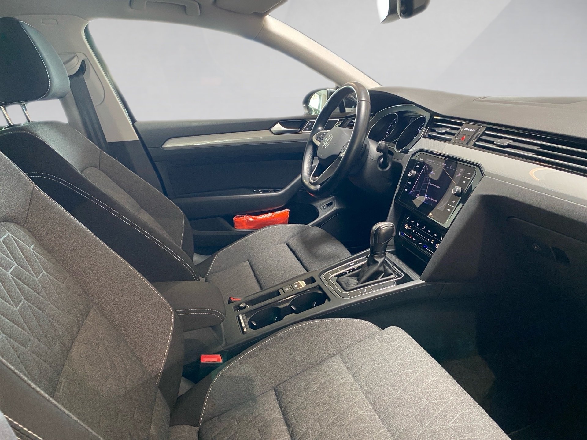 Passat Variant 1.5 TSI Business DSG AHK LED Navi PDC