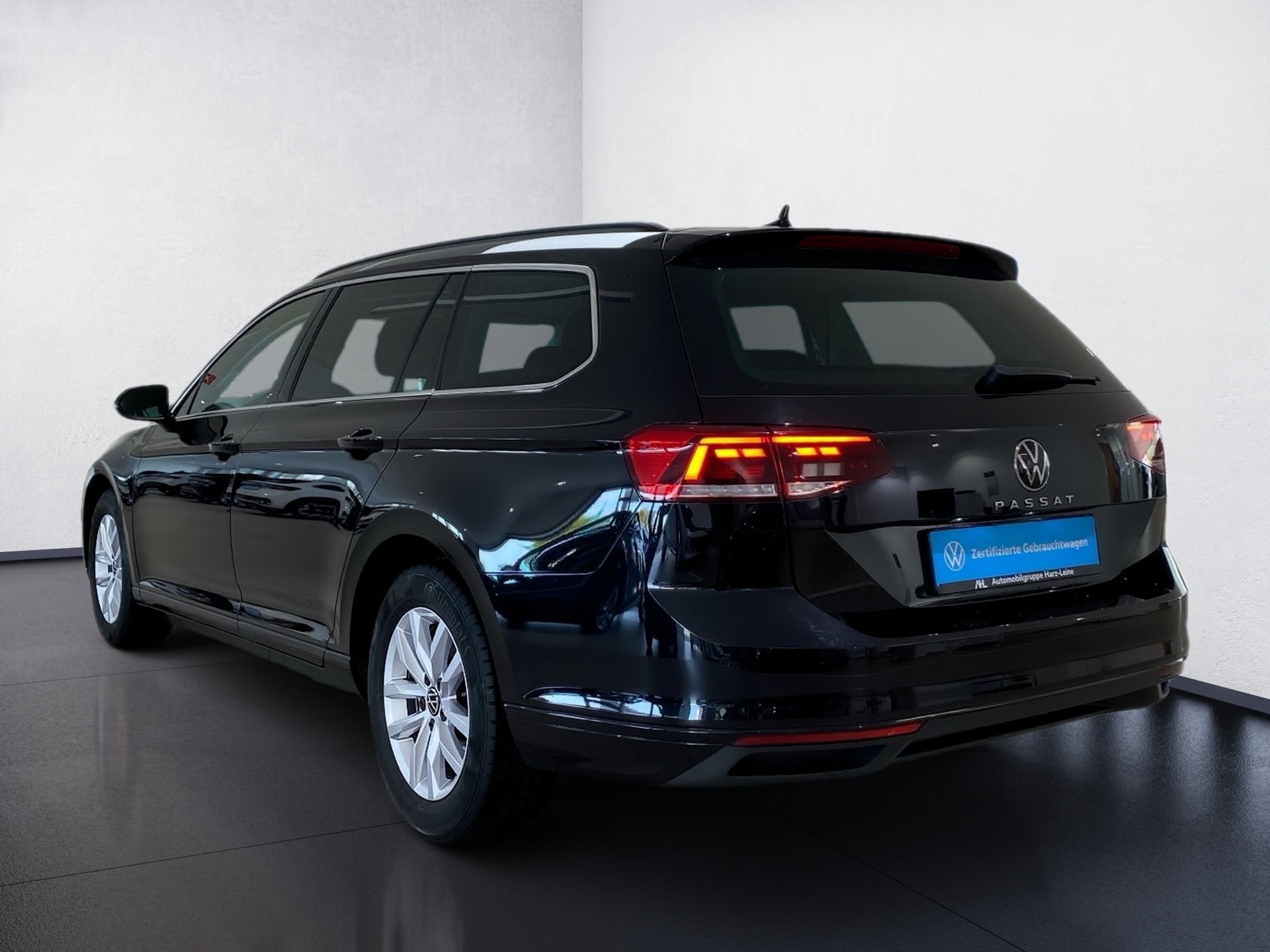 Passat Variant 1.5 TSI Business DSG AHK LED Navi PDC