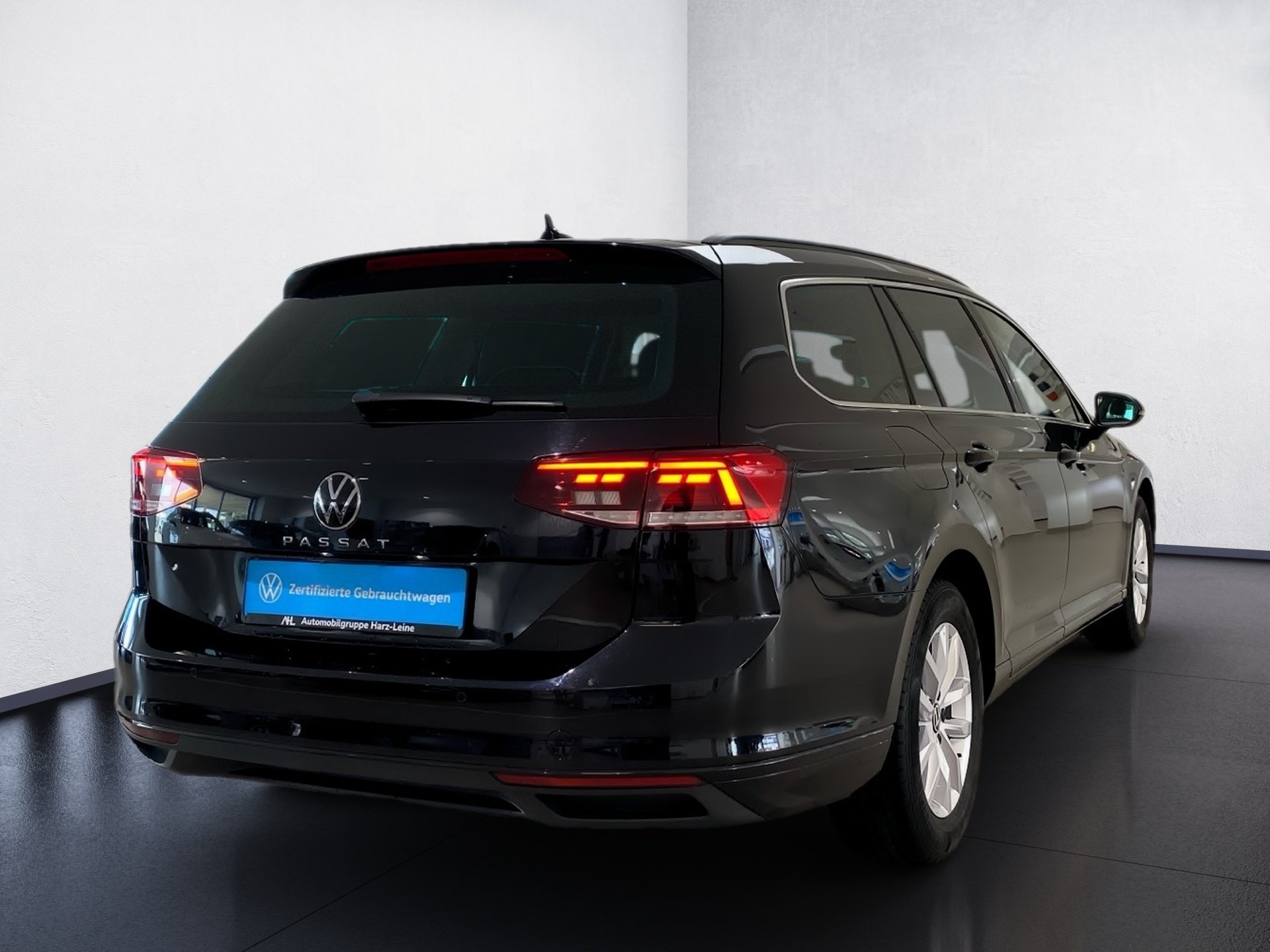 Passat Variant 1.5 TSI Business DSG AHK LED Navi PDC