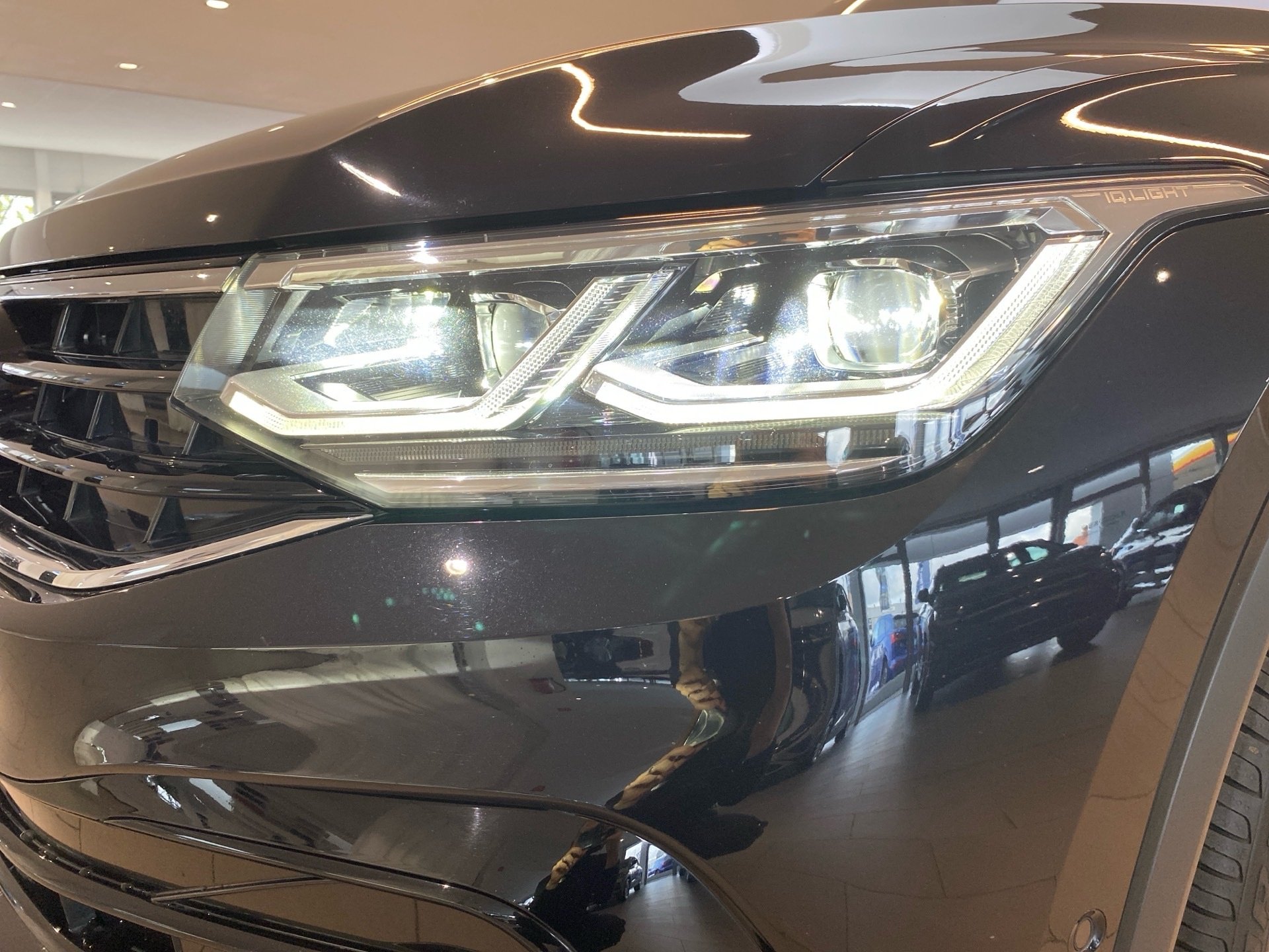 Tiguan 2.0 TDI R-Line DSG AHK Stand.hz. RFK Navi