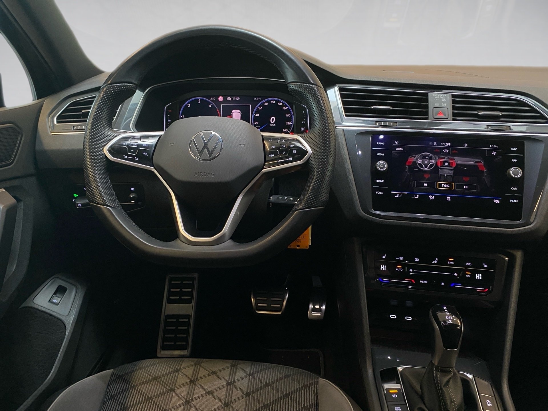 Tiguan 2.0 TDI R-Line DSG AHK Stand.hz. RFK Navi