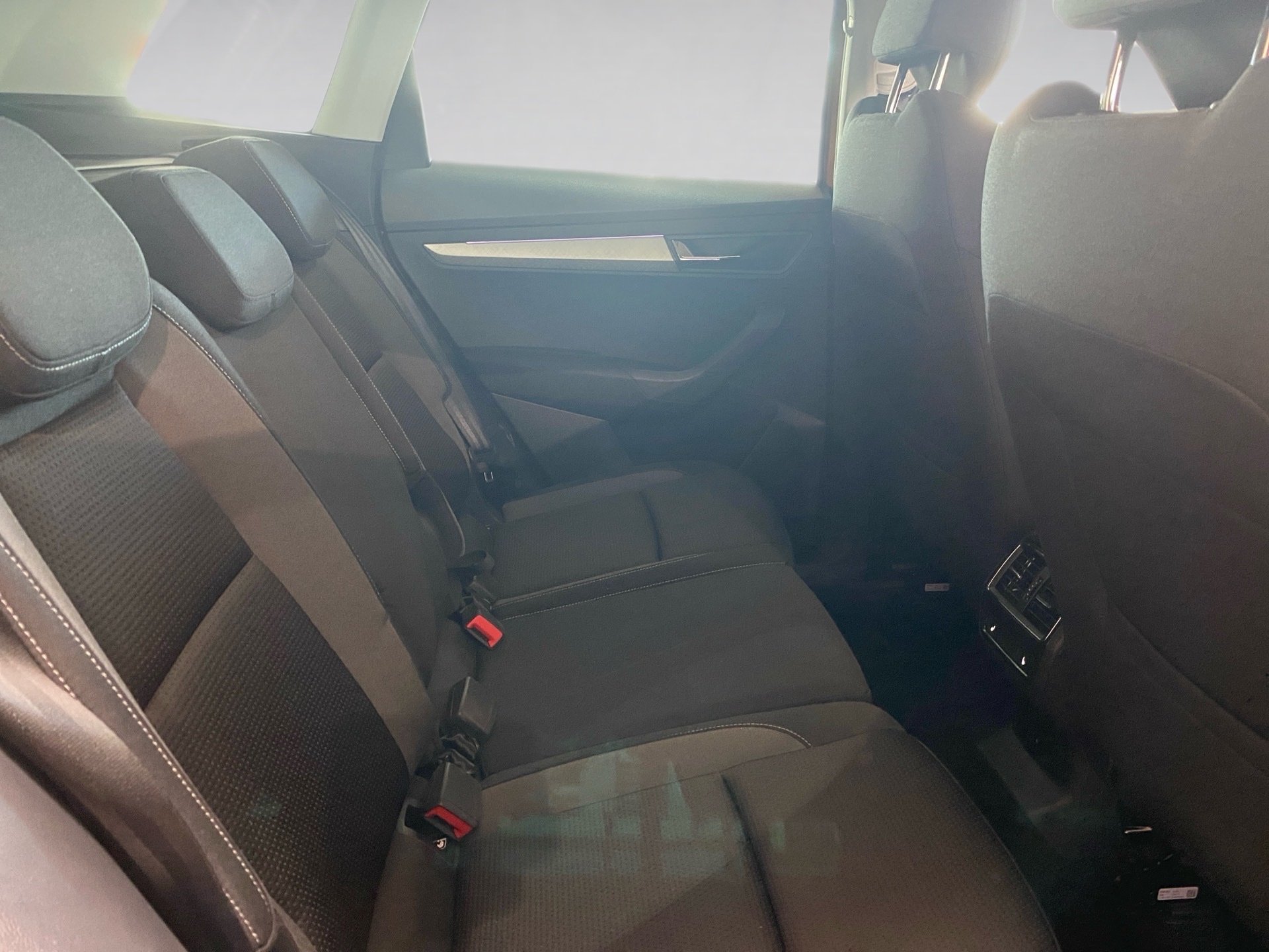 Karoq 1.5 TSI Tour DSG SmartLink RFK LED Navi LM