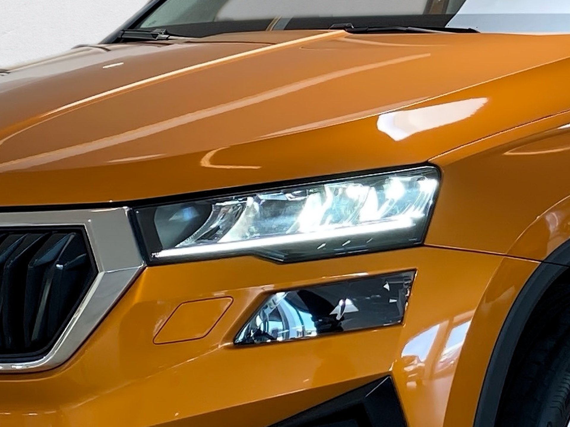 Karoq 1.5 TSI Tour DSG SmartLink RFK LED Navi LM