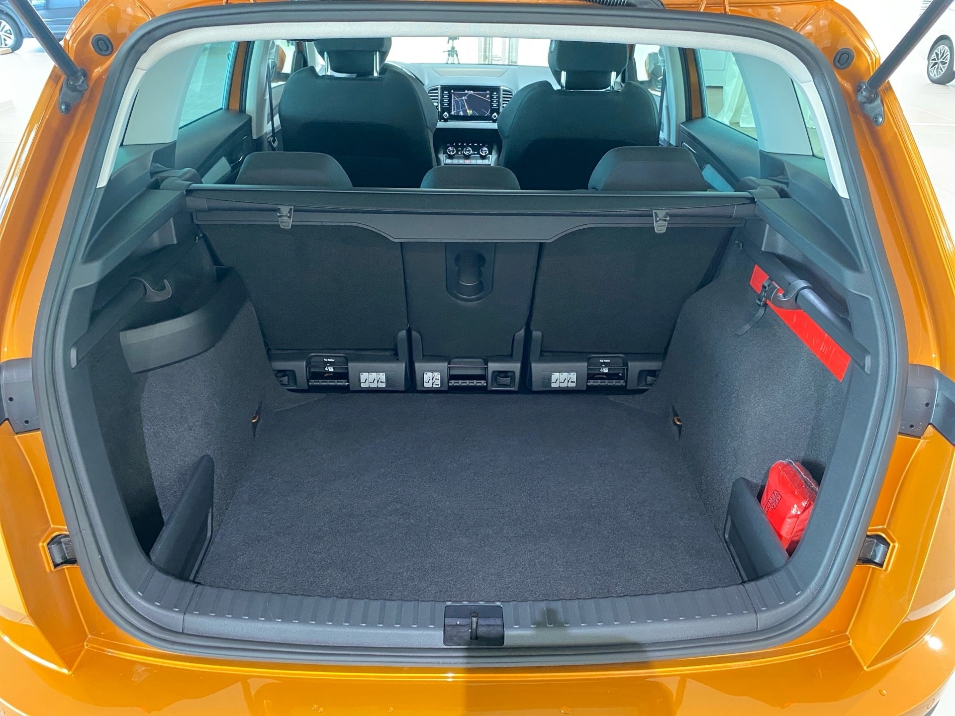 Karoq 1.5 TSI Tour DSG SmartLink RFK LED Navi LM