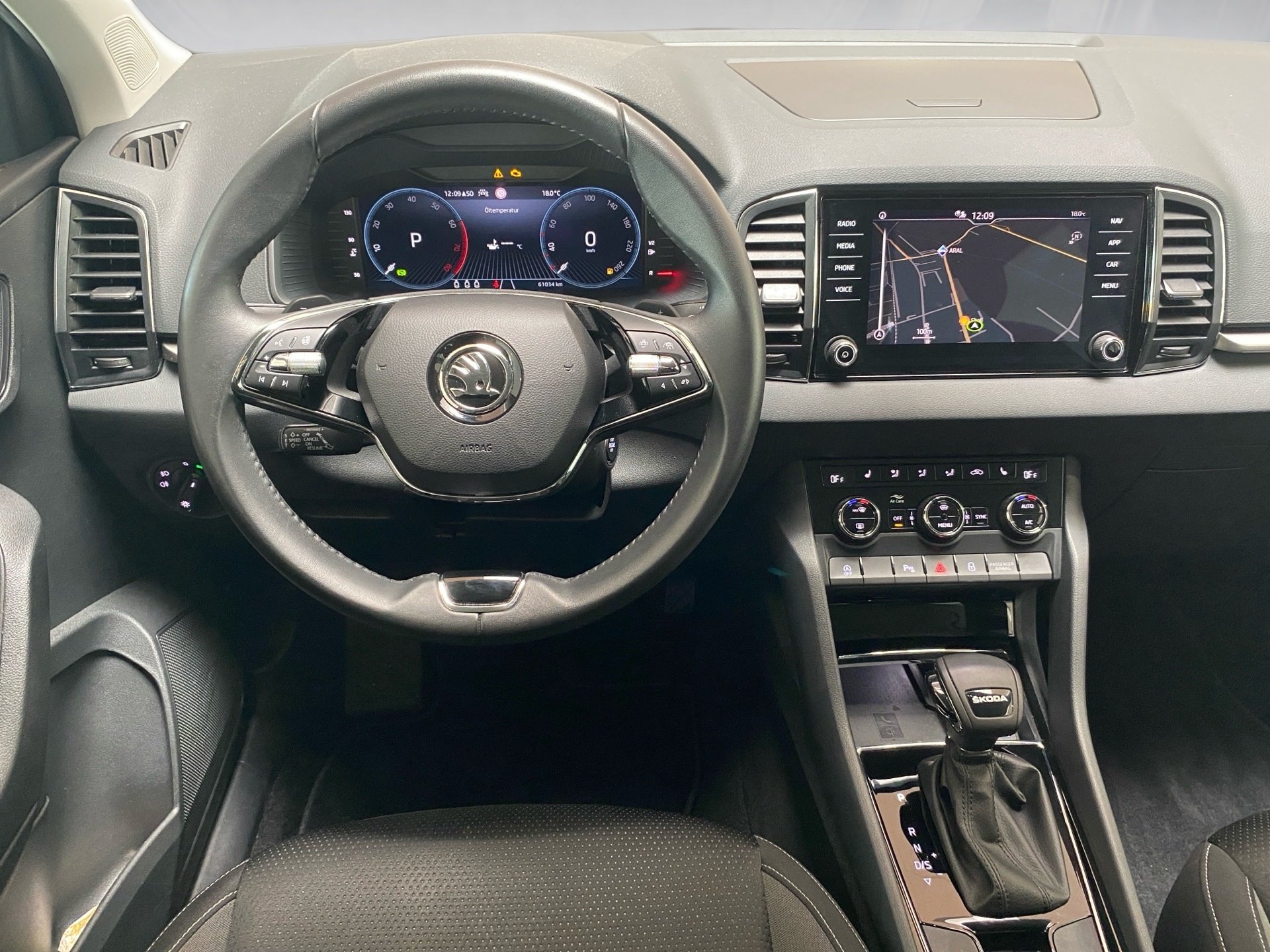 Karoq 1.5 TSI Tour DSG SmartLink RFK LED Navi LM