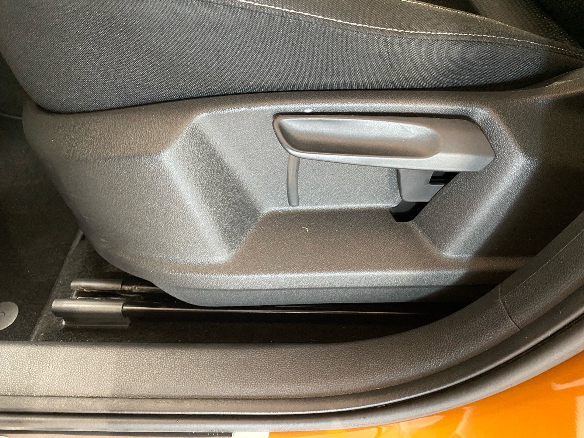Karoq 1.5 TSI Tour DSG SmartLink RFK LED Navi LM
