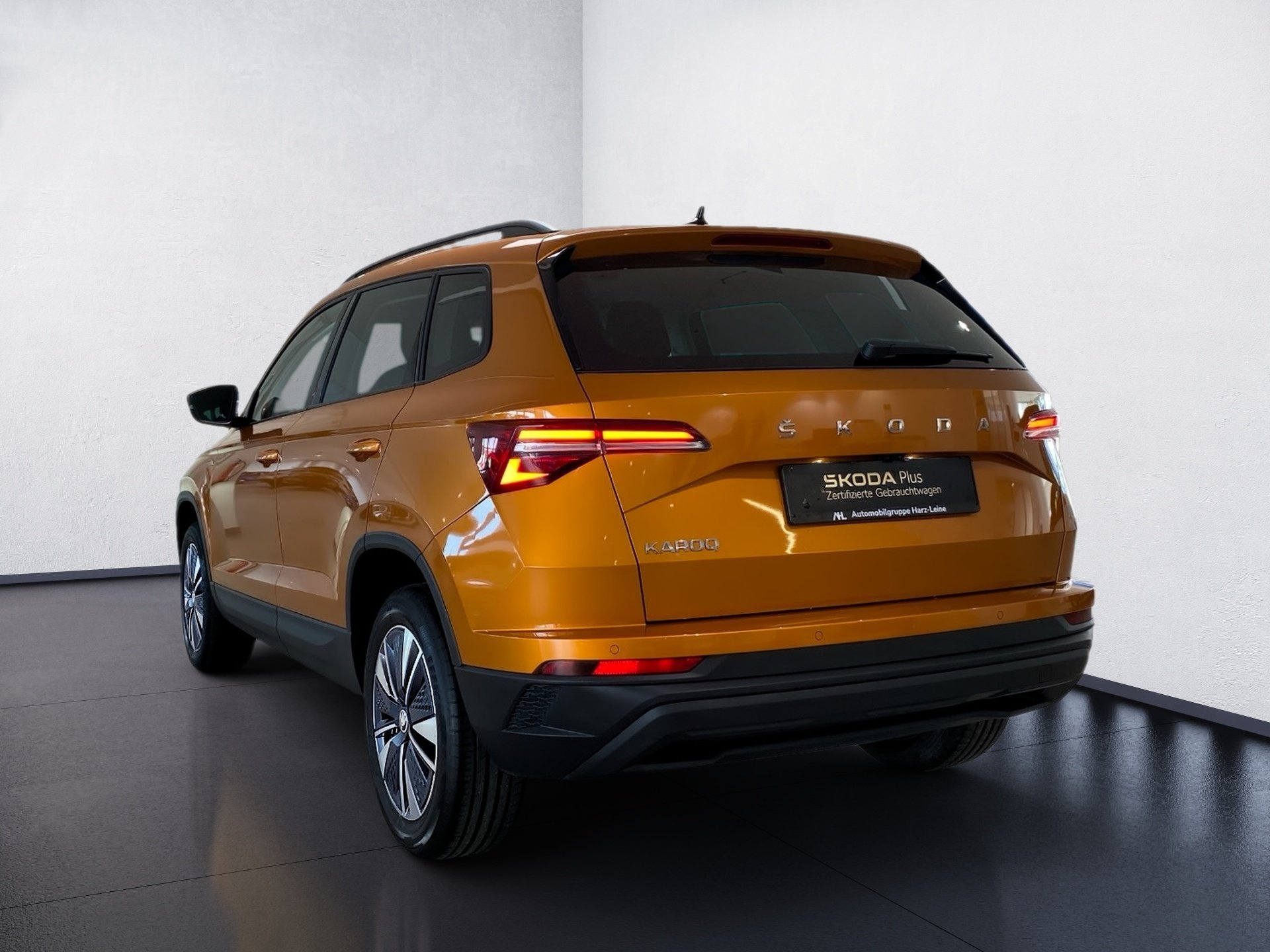 Karoq 1.5 TSI Tour DSG SmartLink RFK LED Navi LM