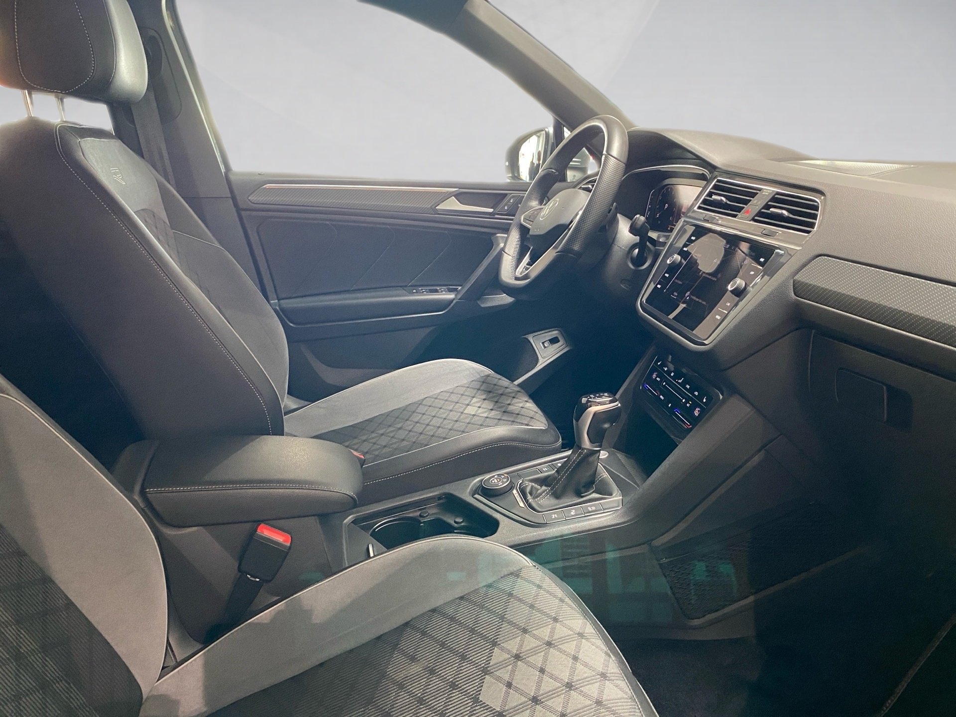 2.0 TSI R-Line 4M DSG Stand.hz. IQ.Light Pano