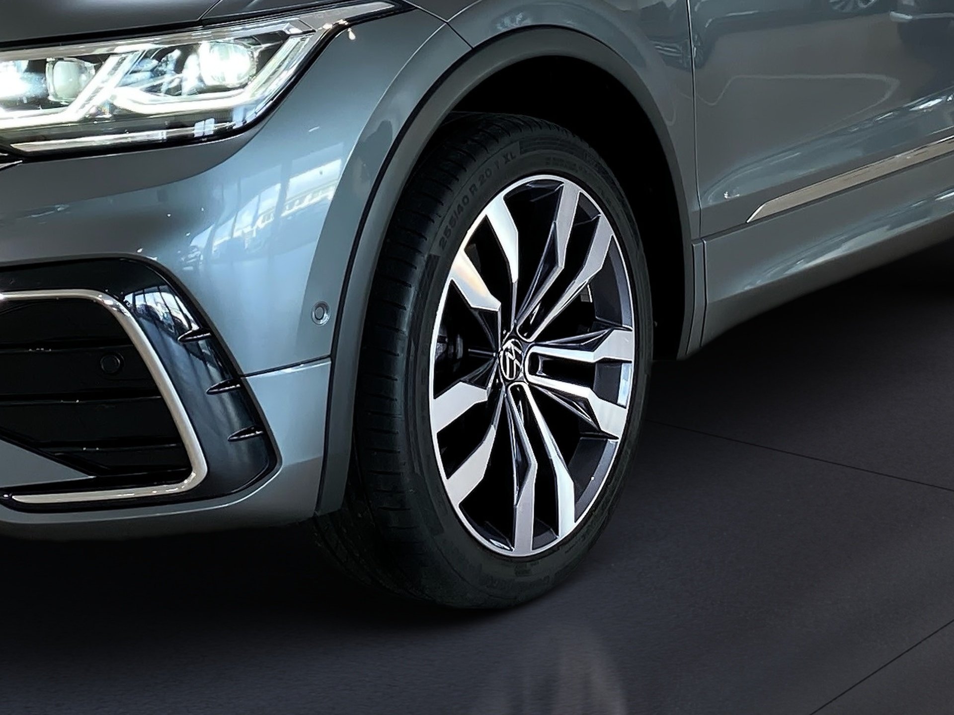 2.0 TSI R-Line 4M DSG Stand.hz. IQ.Light Pano