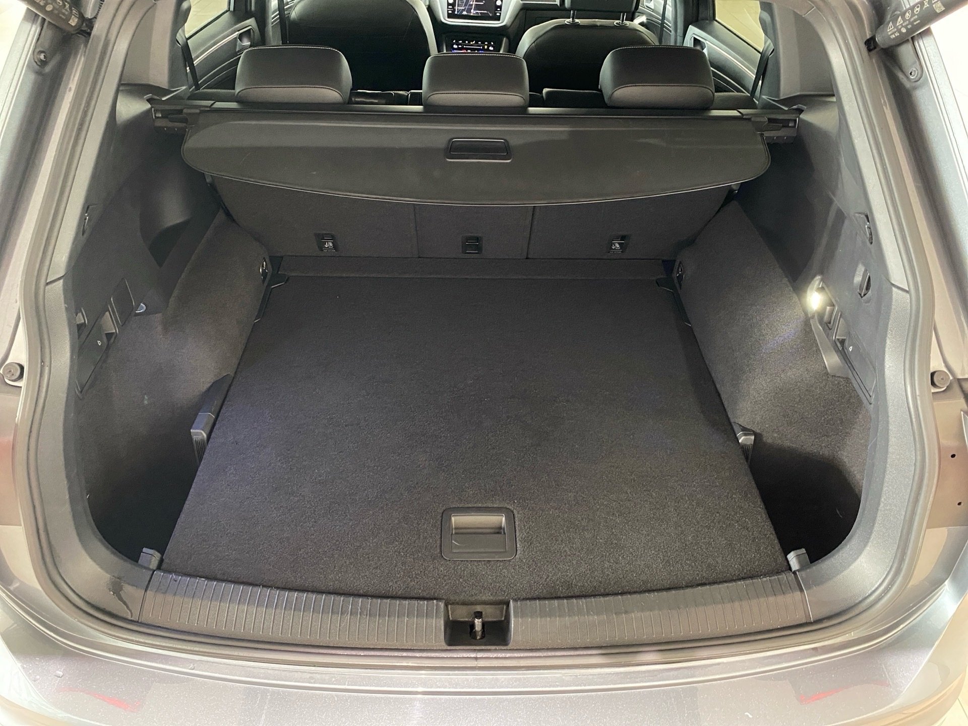 2.0 TSI R-Line 4M DSG Stand.hz. IQ.Light Pano