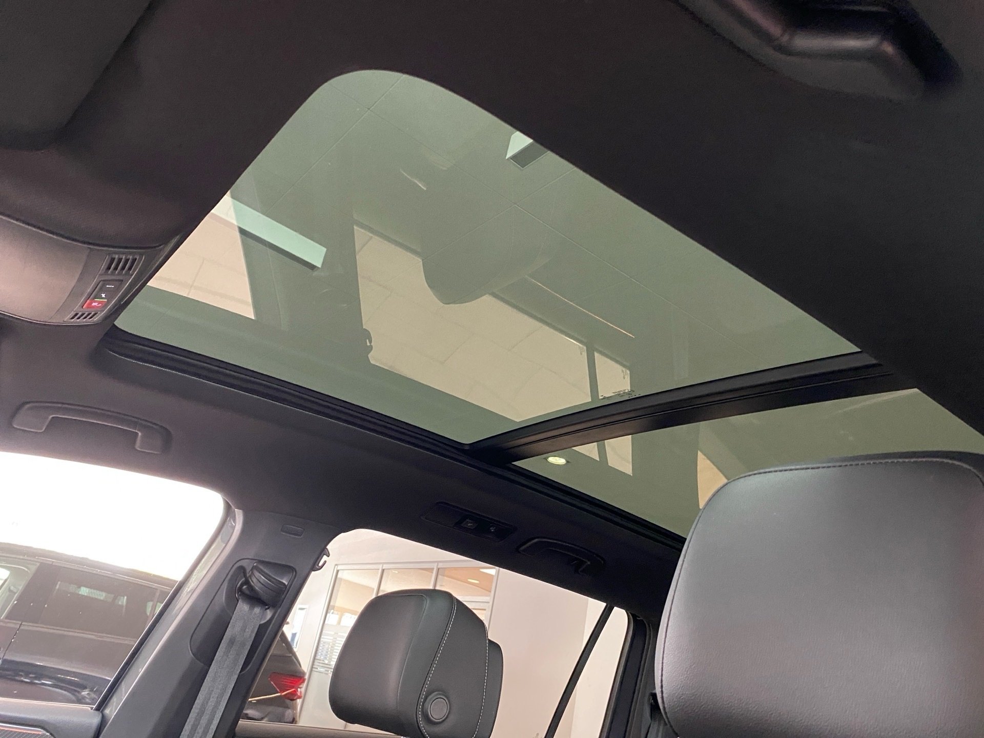 2.0 TSI R-Line 4M DSG Stand.hz. IQ.Light Pano