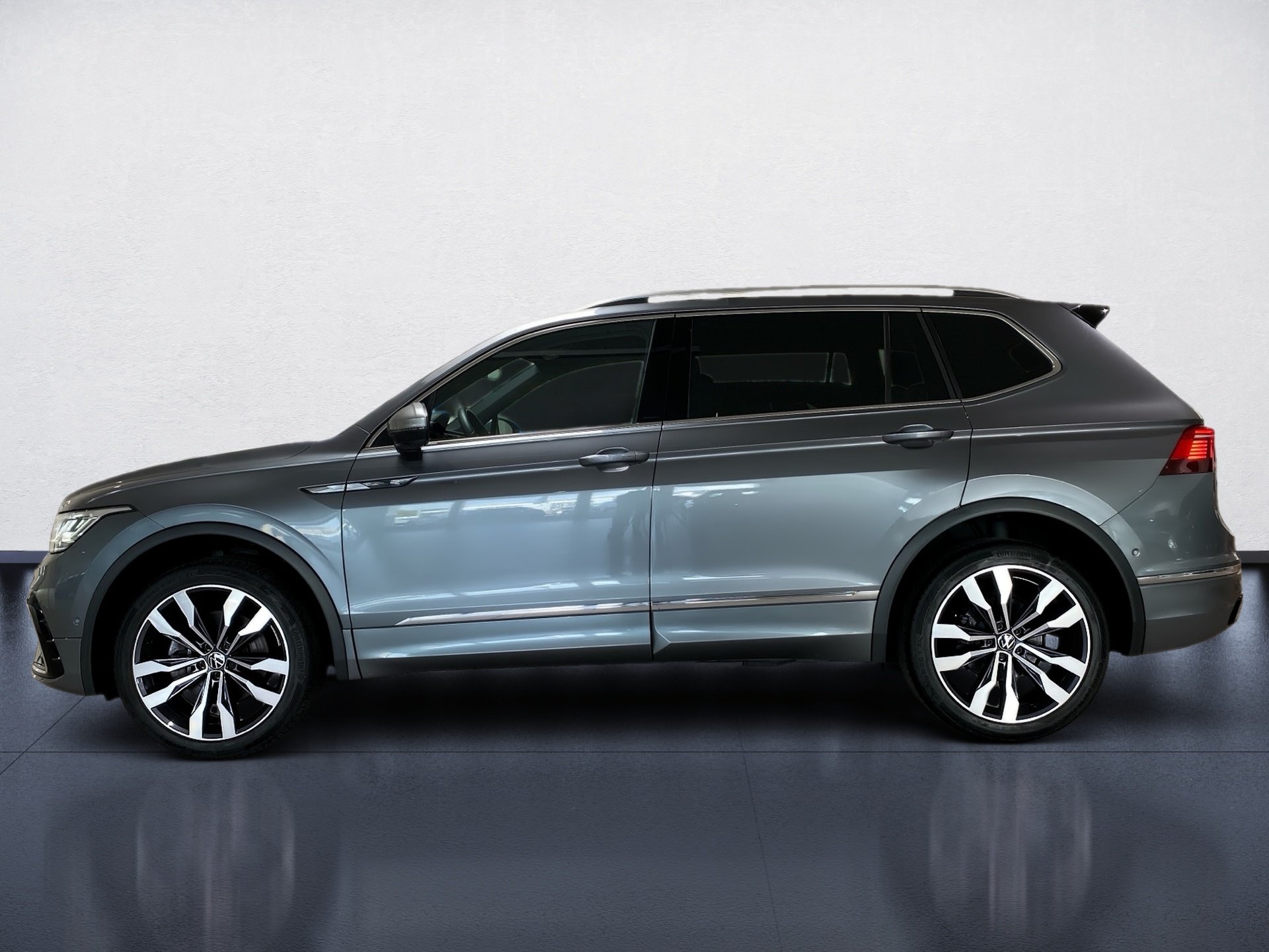 2.0 TSI R-Line 4M DSG Stand.hz. IQ.Light Pano