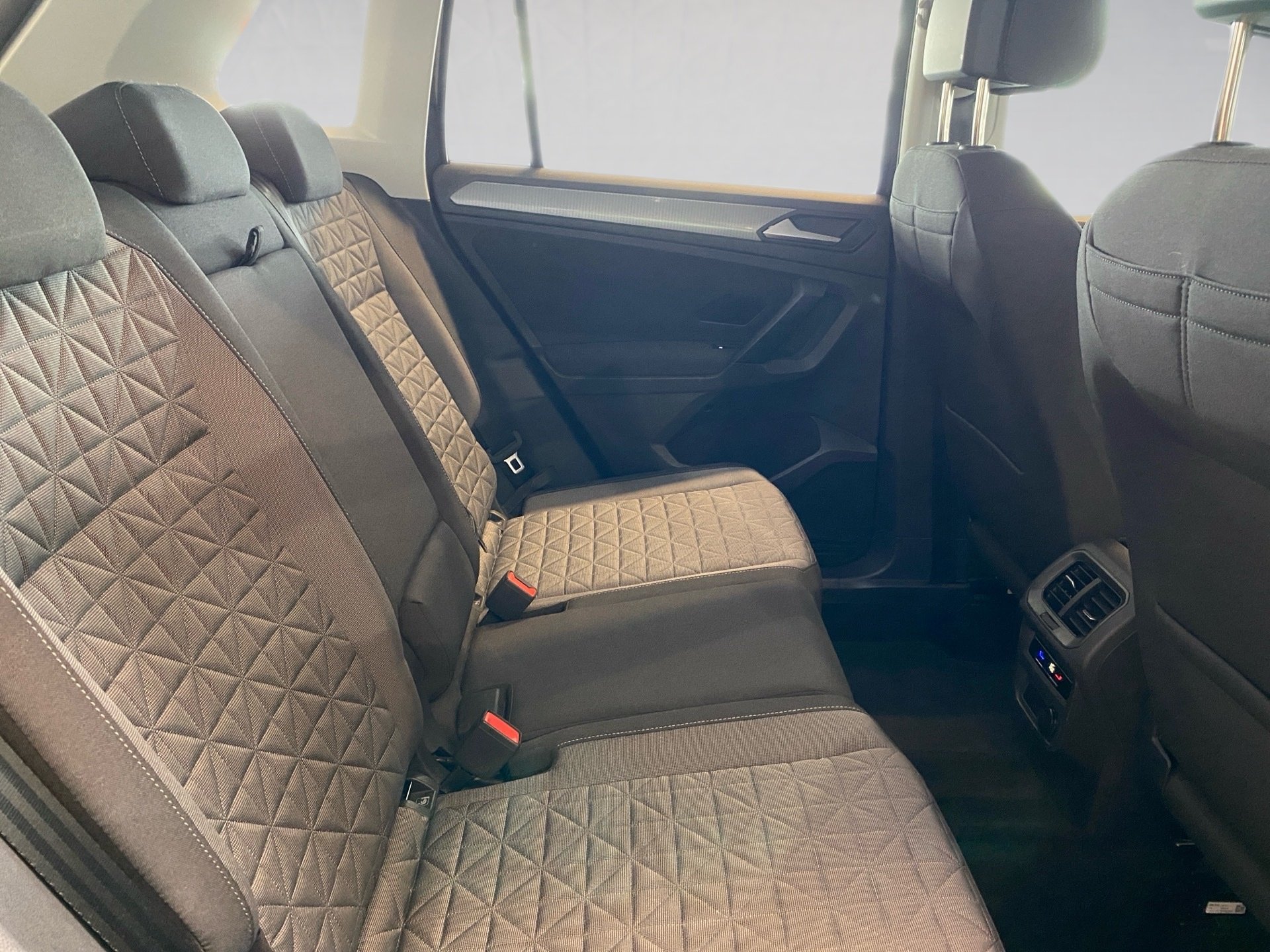 Tiguan 2.0 TSI Life 4M DSG ACC LED ACC AHK AUT