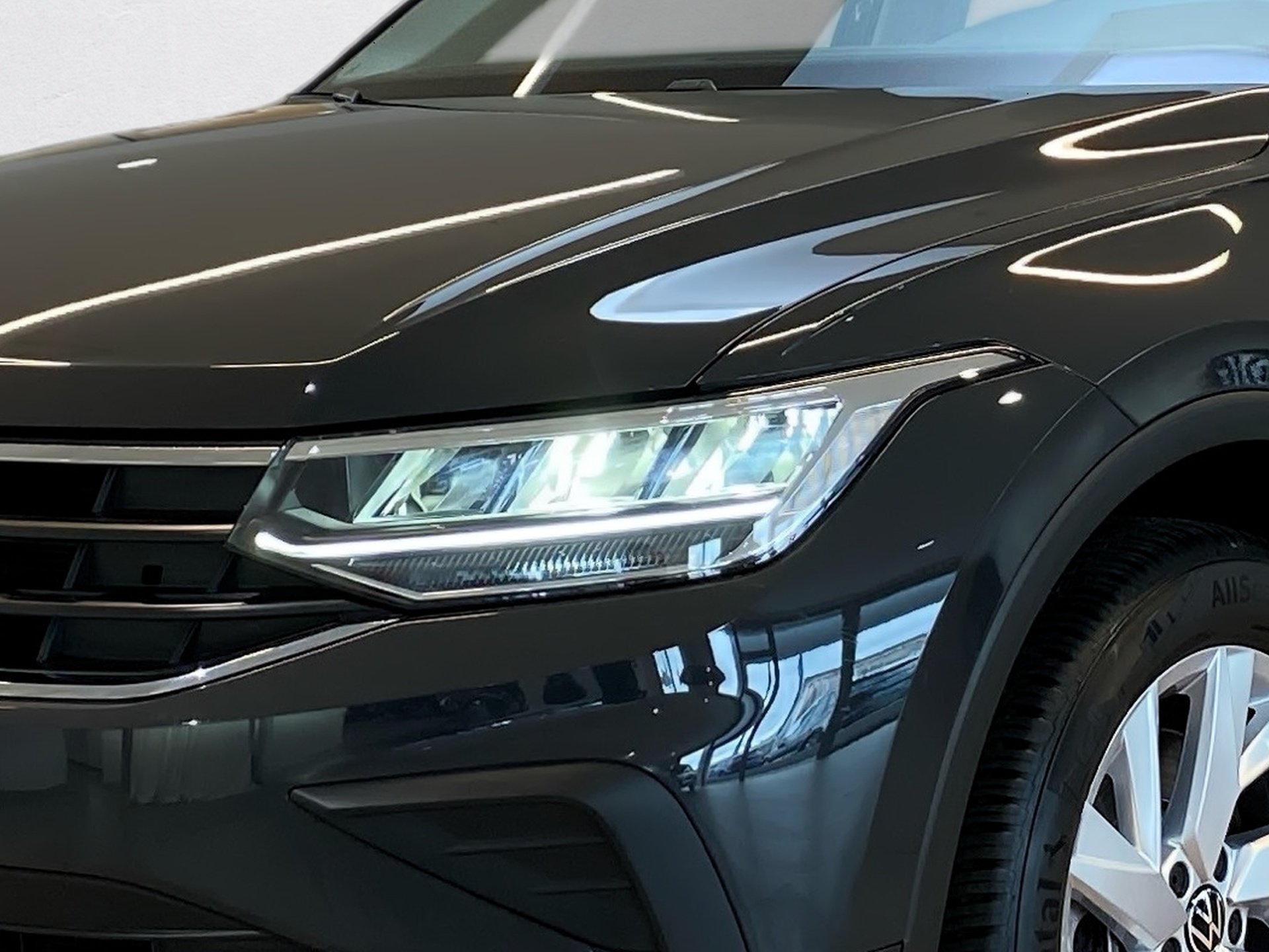 Tiguan 2.0 TSI Life 4M DSG ACC LED ACC AHK AUT
