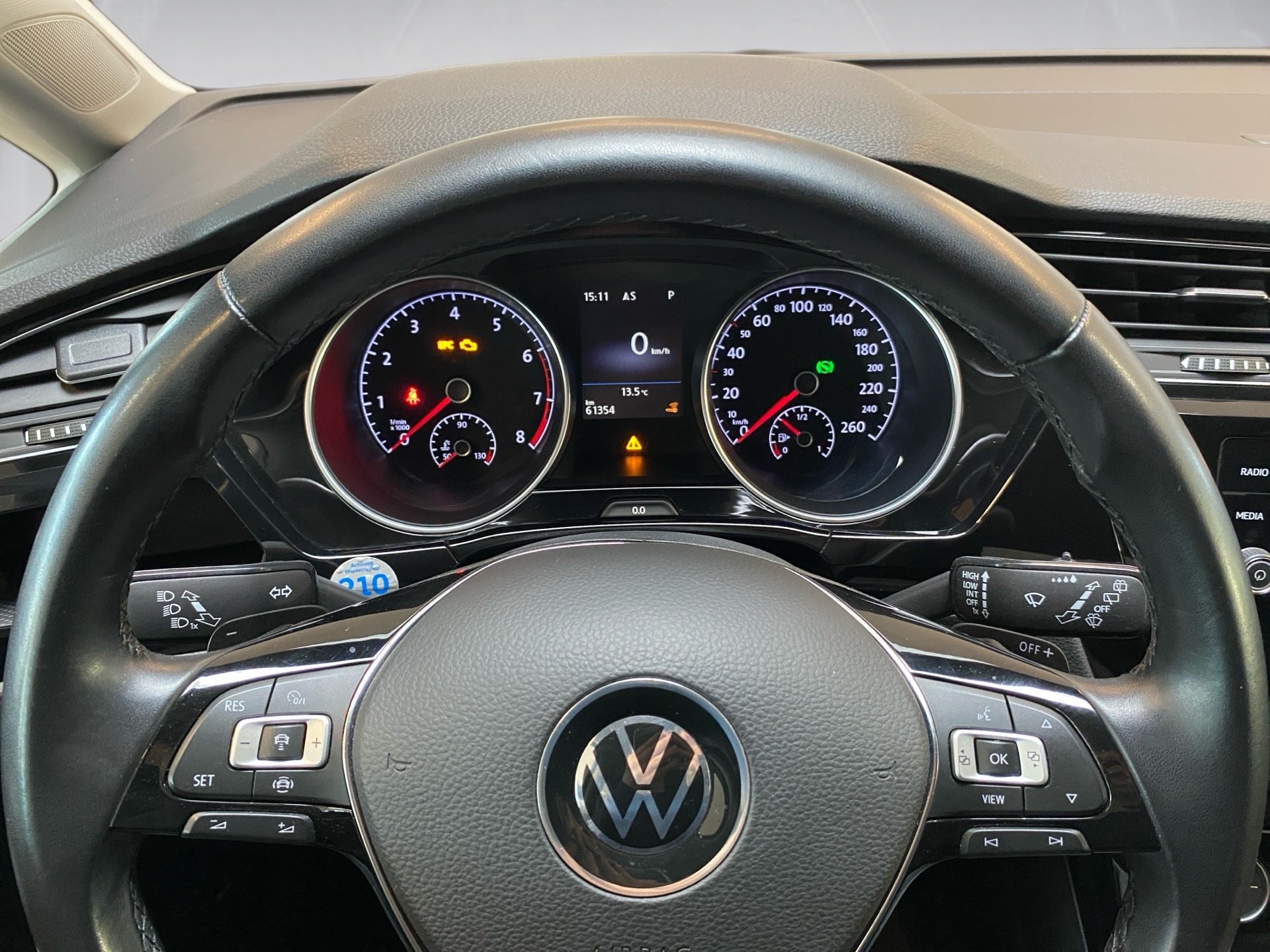 Touran 1.5 TSI R-Line DSG 7Sitzer AVV LED Navi