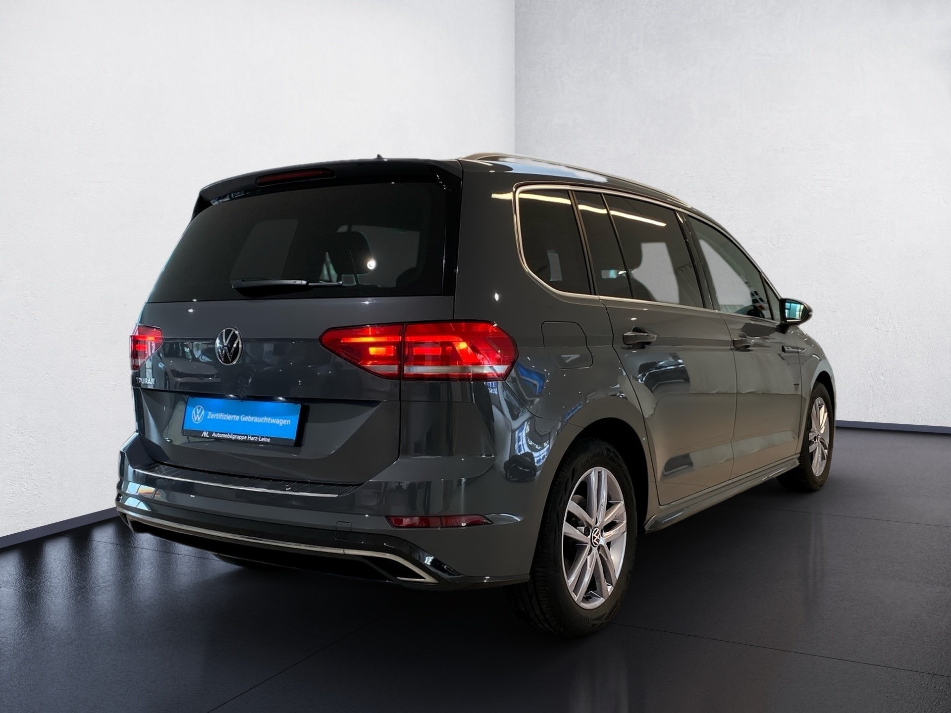 Touran 1.5 TSI R-Line DSG 7Sitzer AVV LED Navi