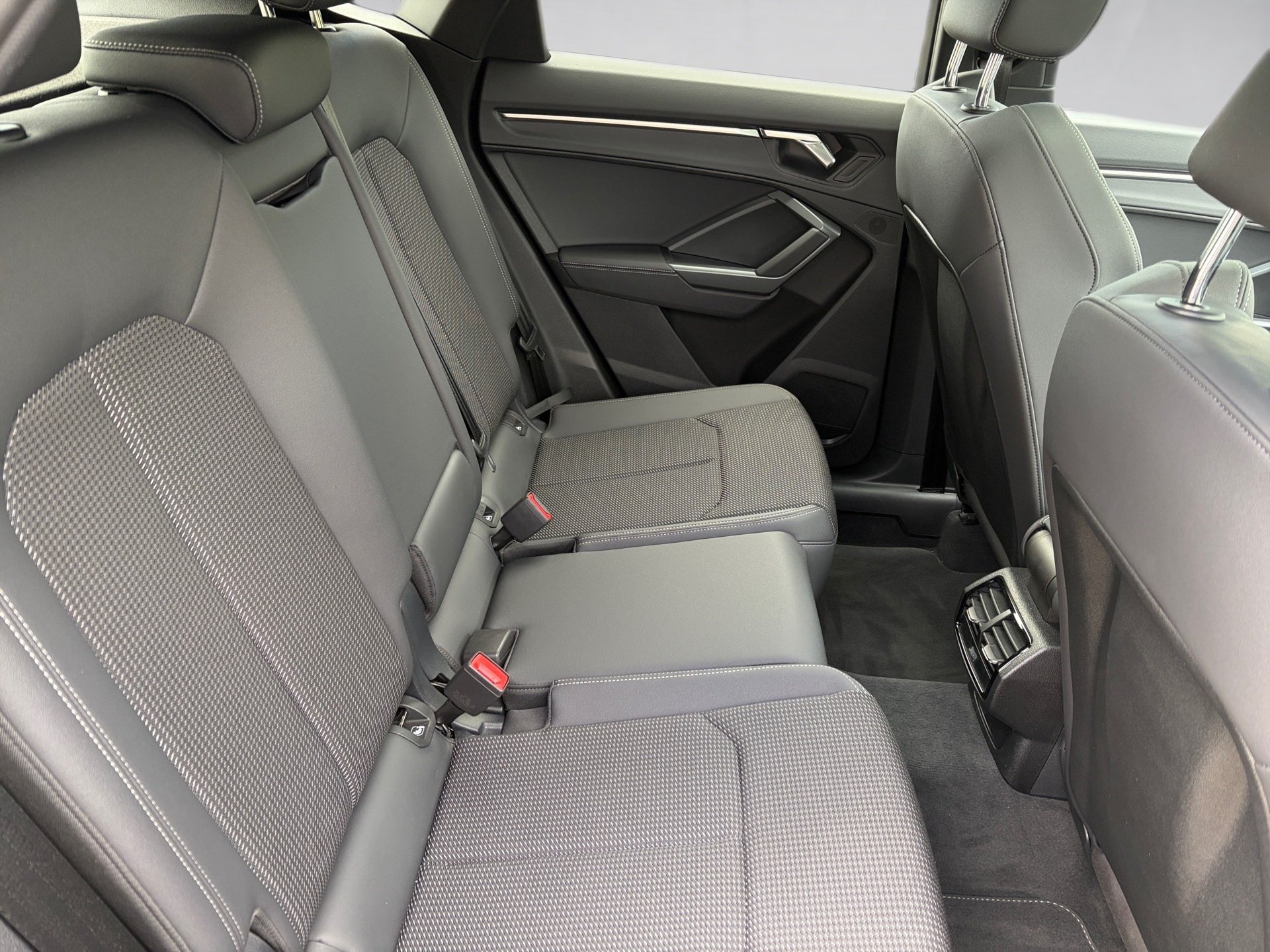 Q3 Sportback 35 TFSI S-Line /Pano/NAVI/ACC/RFK