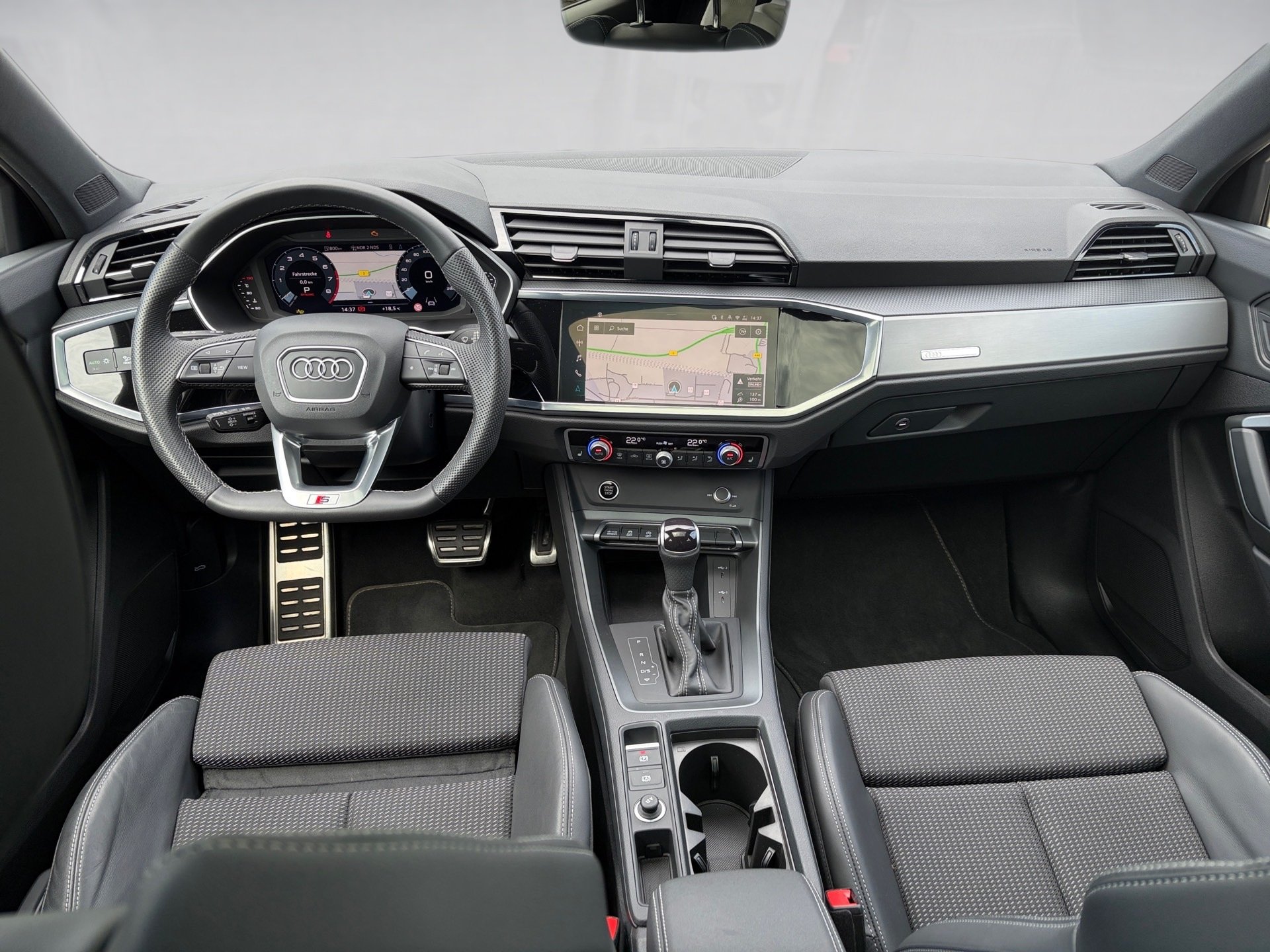 Q3 Sportback 35 TFSI S-Line /Pano/NAVI/ACC/RFK