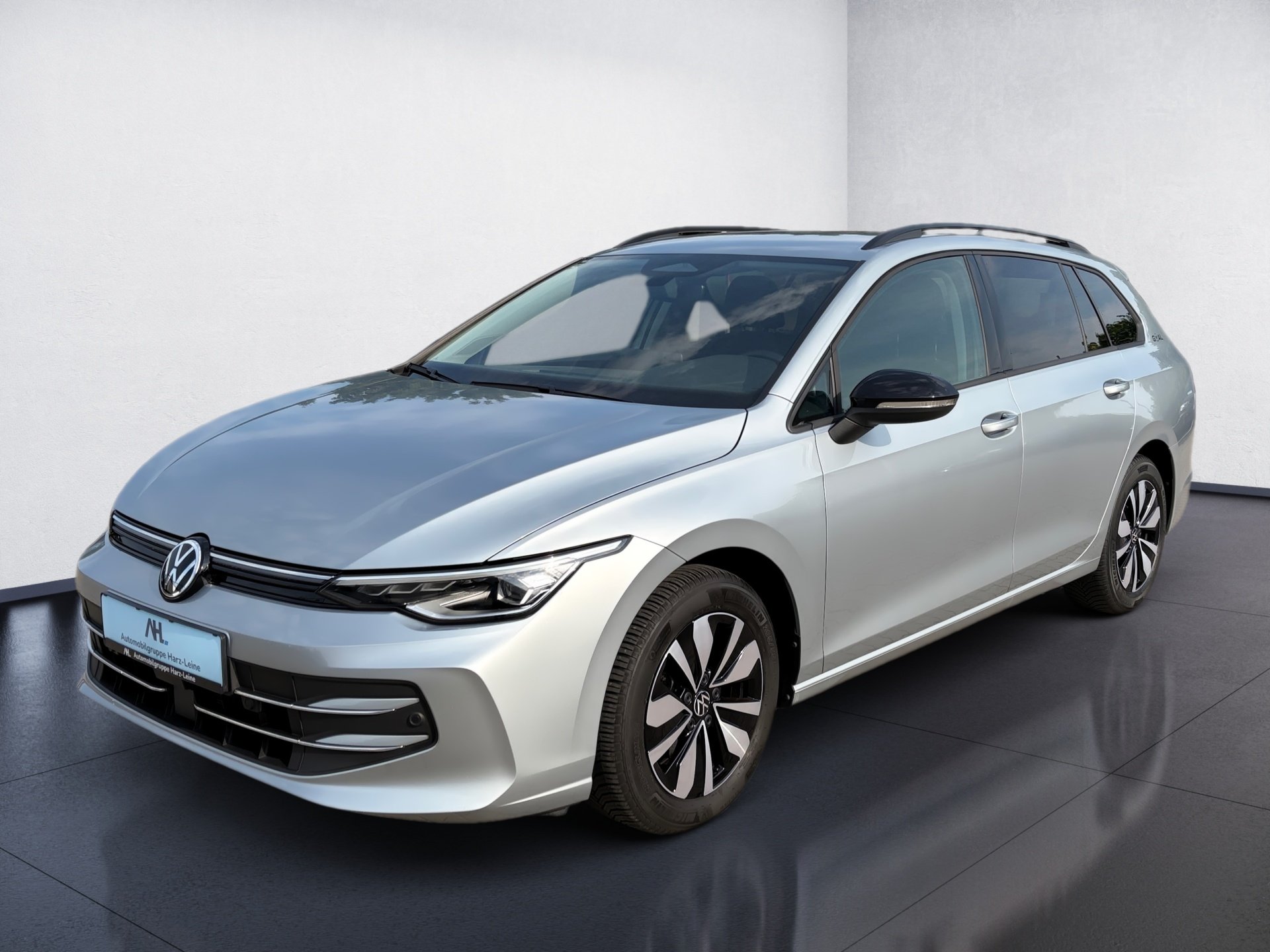Golf VIII Variant 1.5 eTSI Goal DSG AHK Navi LED RFK ACC