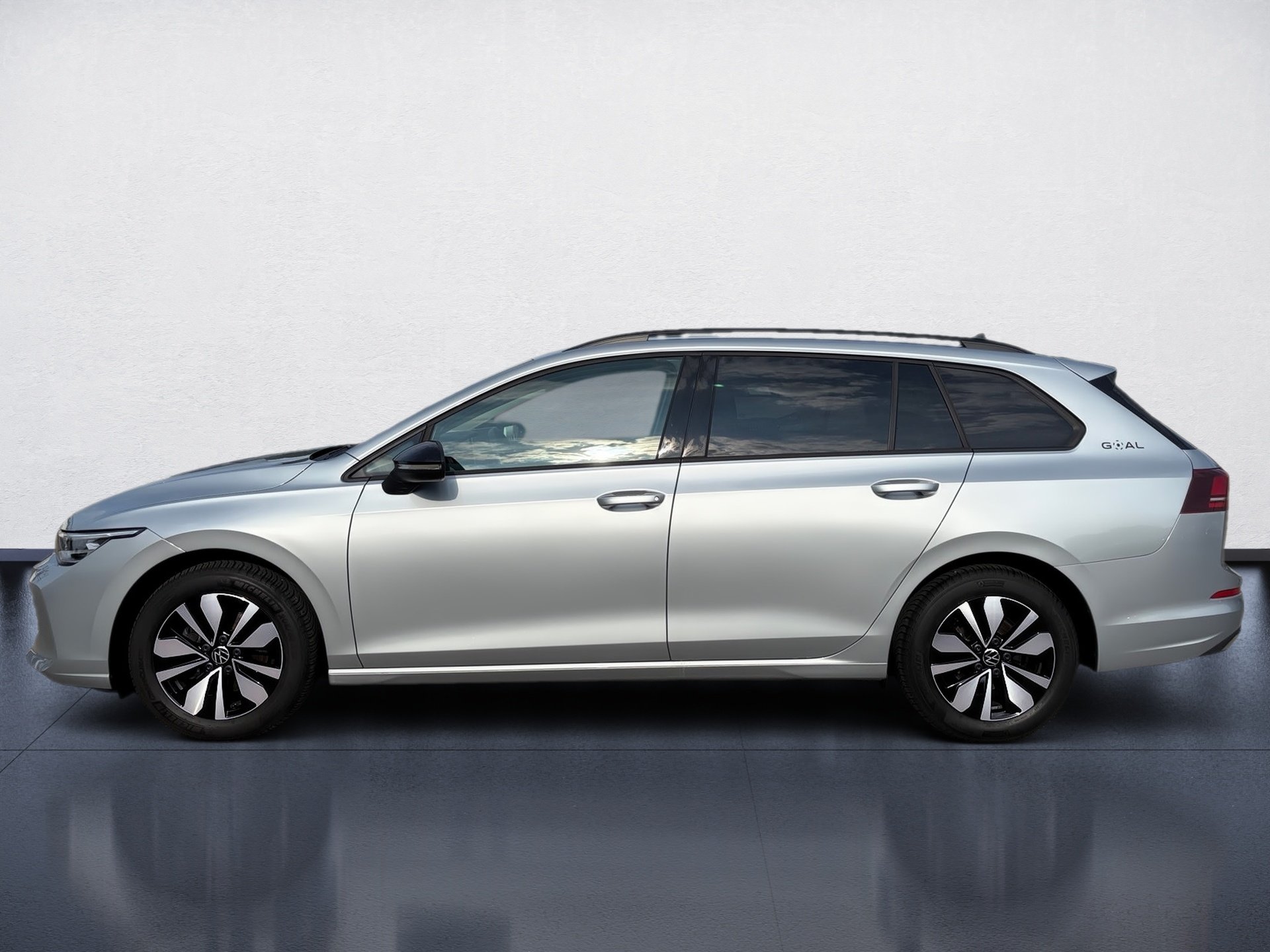 Golf VIII Variant 1.5 eTSI Goal DSG AHK Navi LED RFK ACC