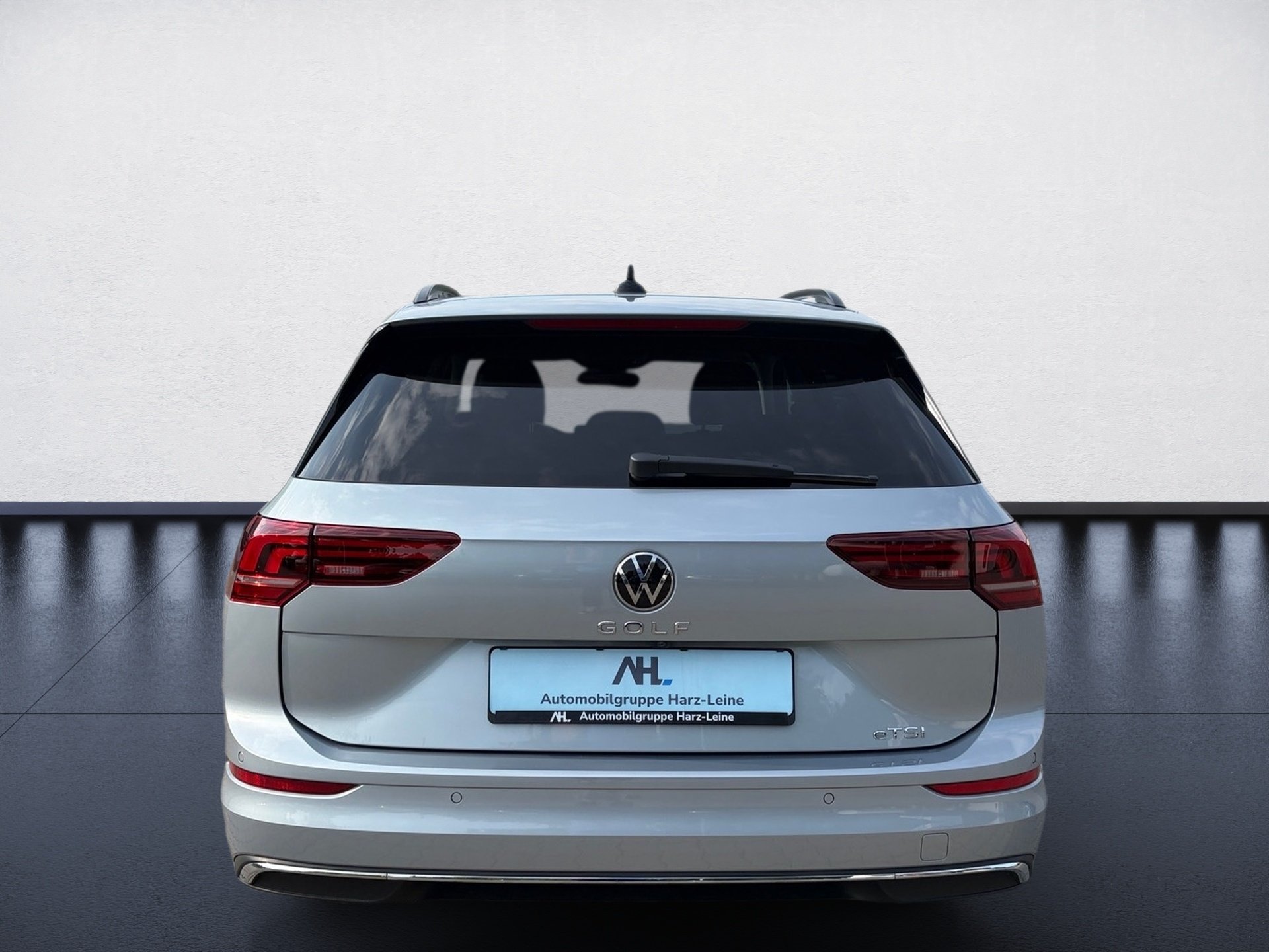 Golf VIII Variant 1.5 eTSI Goal DSG AHK Navi LED RFK ACC