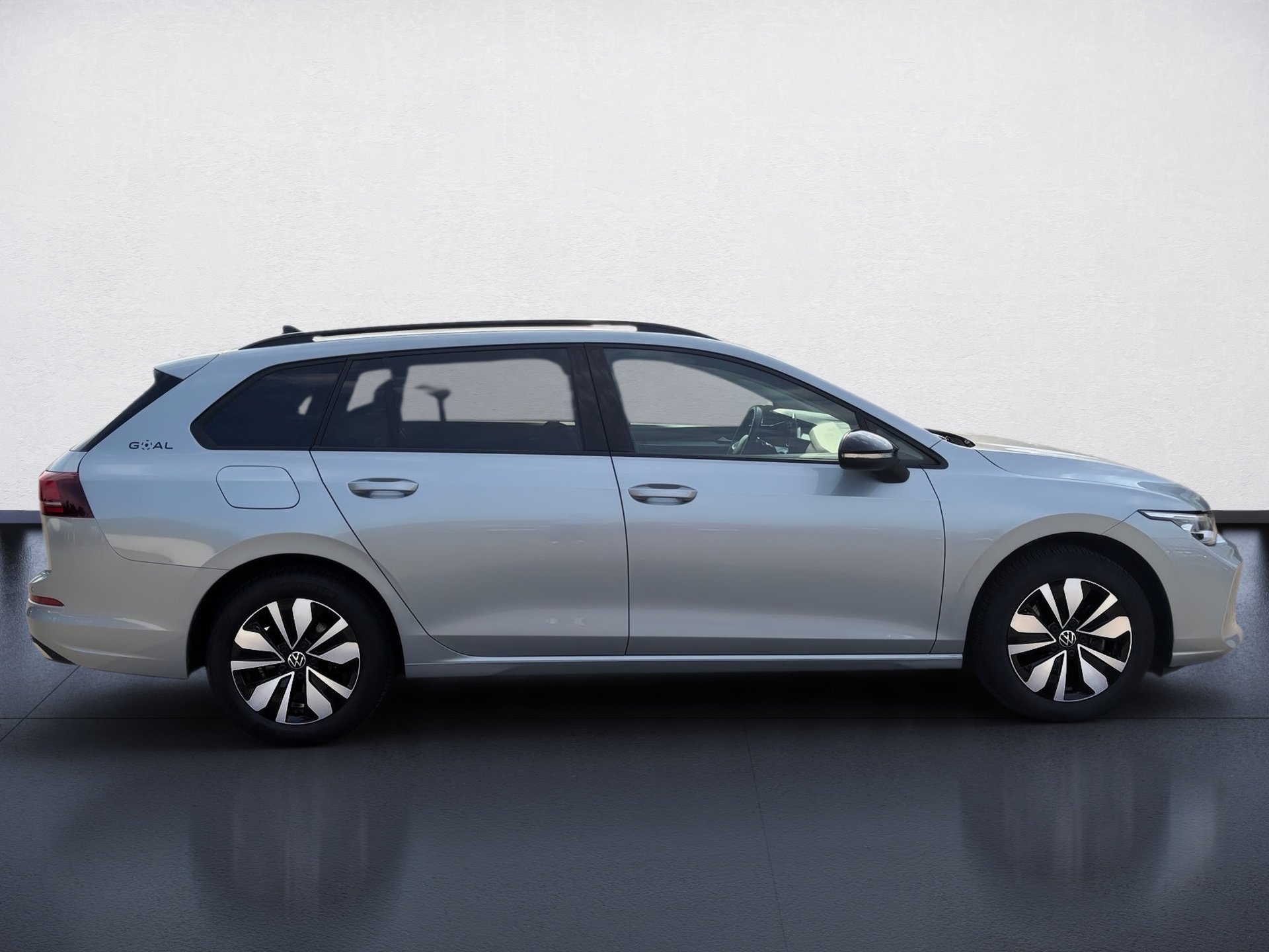 Golf VIII Variant 1.5 eTSI Goal DSG AHK Navi LED RFK ACC