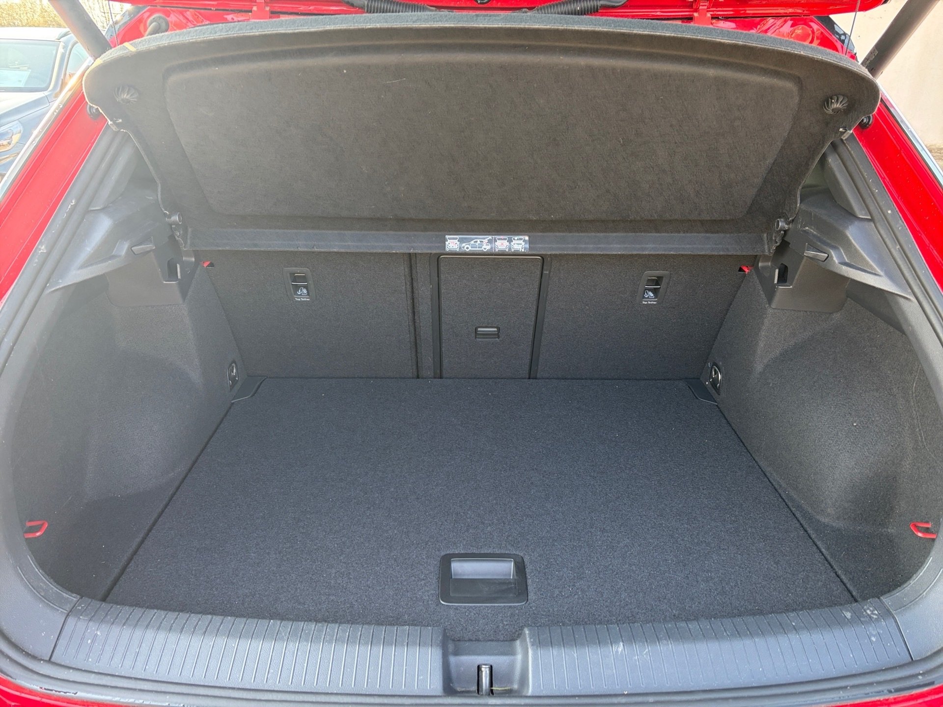 T-Roc 1.5 TSI Sport AHK/PDC/Light-Assist/ AHK LM