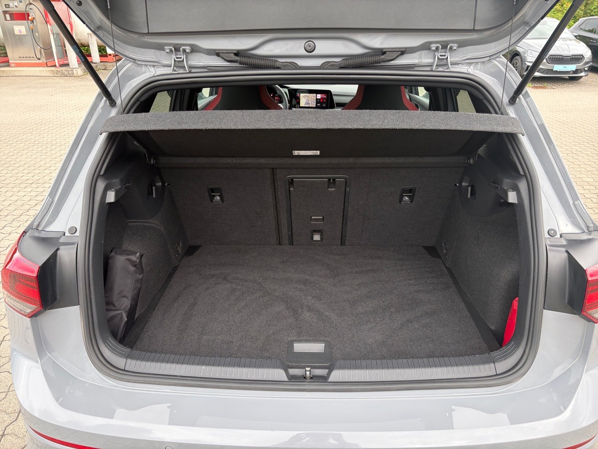 Golf VIII 2.0 TSI GTI Navi/ACC/RFK/SHZ/APP/PDC