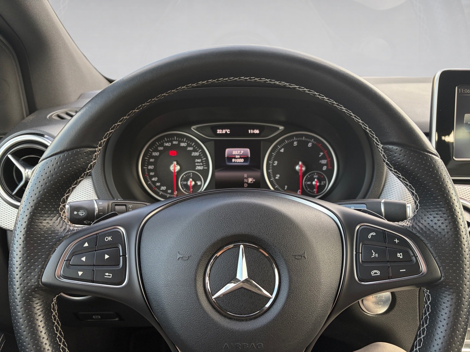 B 180 1.6 L Edition B DSG RFK NAVI SHZ GRA PDC