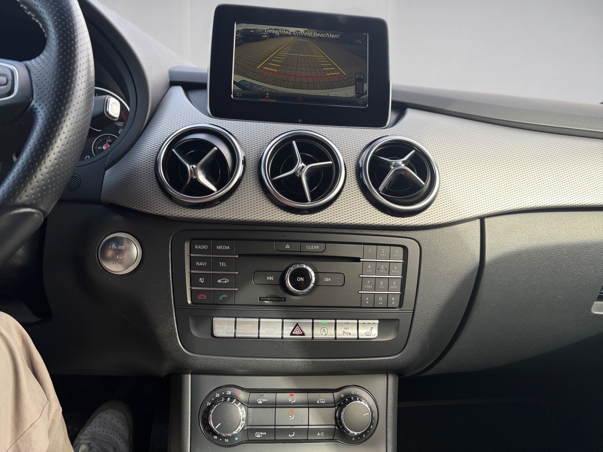 B 180 1.6 L Edition B DSG RFK NAVI SHZ GRA PDC