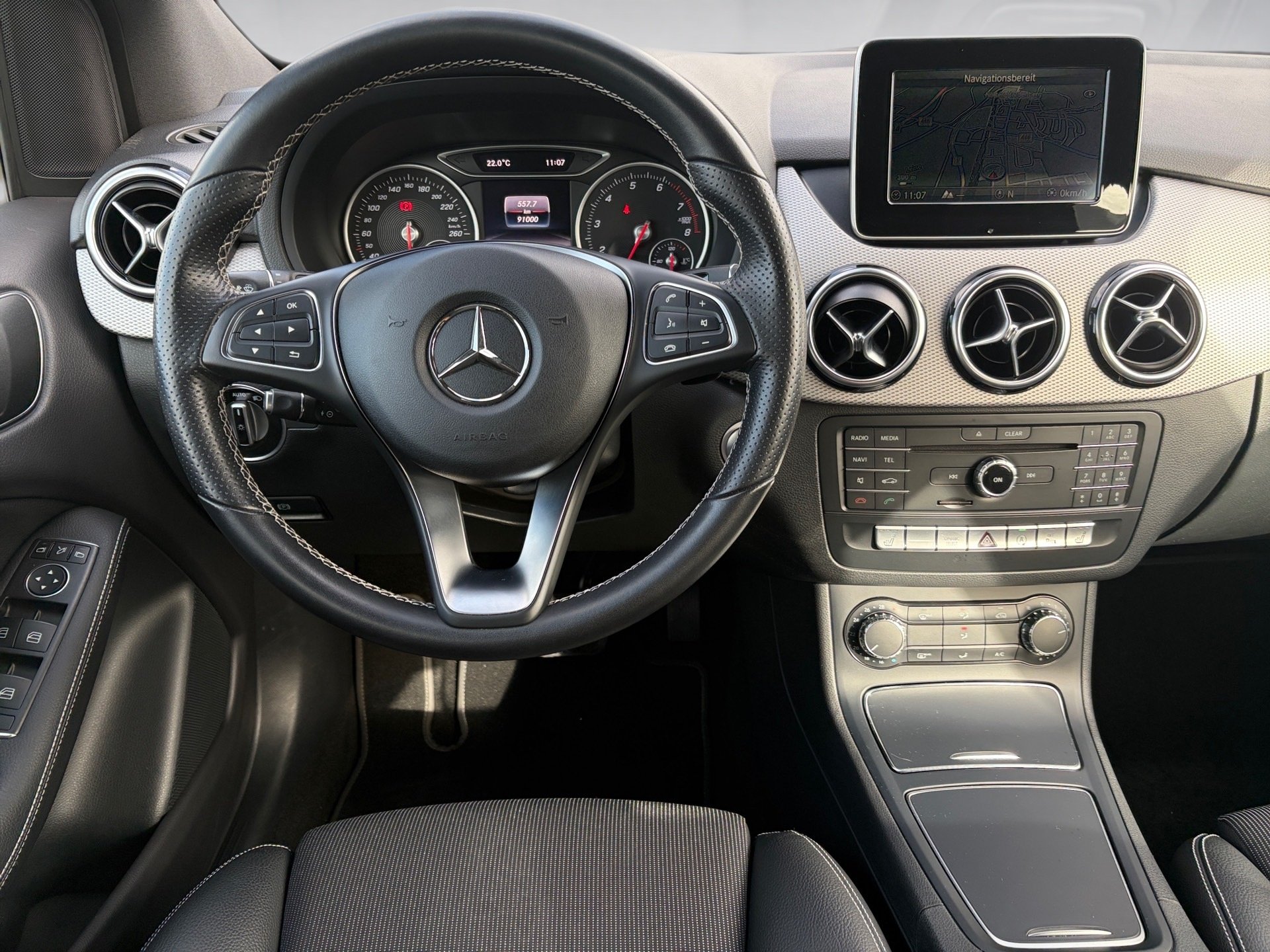 B 180 1.6 L Edition B DSG RFK NAVI SHZ GRA PDC