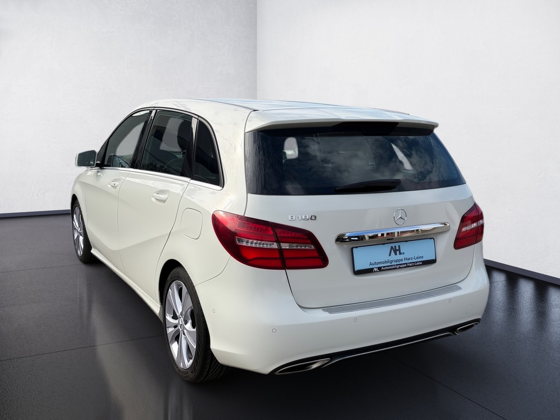 B 180 1.6 L Edition B DSG RFK NAVI SHZ GRA PDC