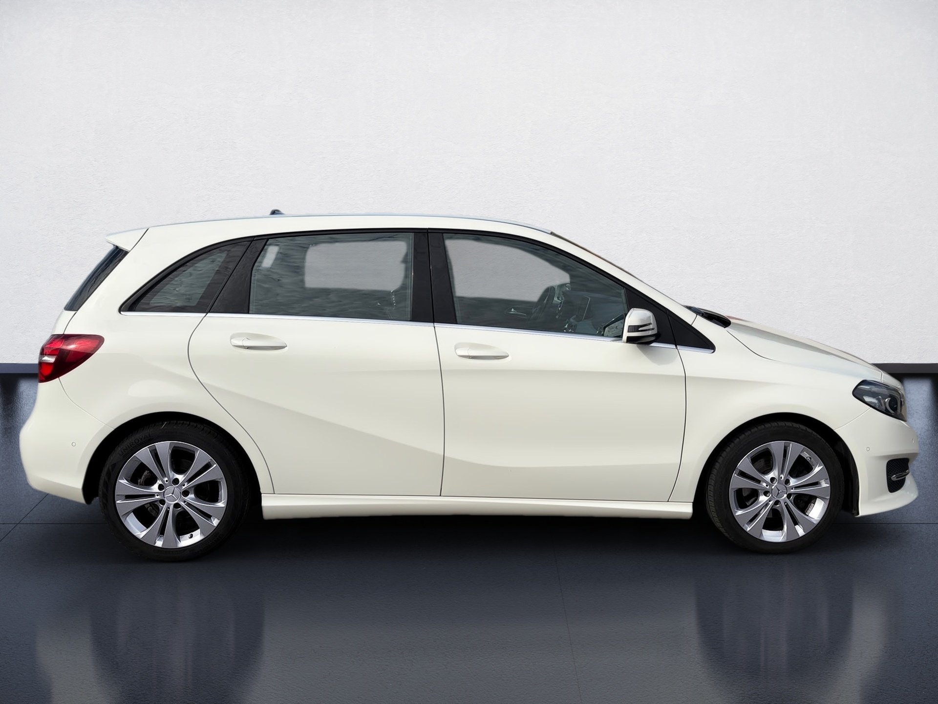 B 180 1.6 L Edition B DSG RFK NAVI SHZ GRA PDC