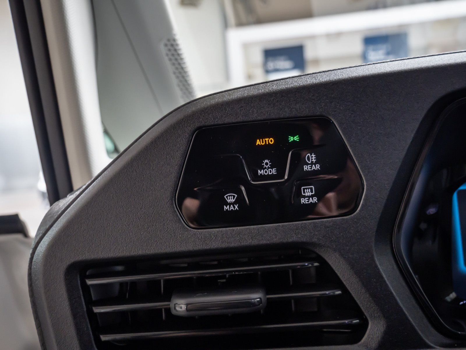 NFZ Caddy Cargo Maxi Motor: 2.0 l TDI EU6 SCR 75 kW Getriebe: 6-Gang-Schaltgetriebe Radstand: 2970 m