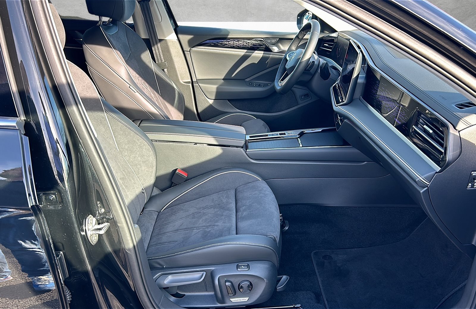 Passat Variant Elegance 2.0 TDI ACC AHK AUT HUD