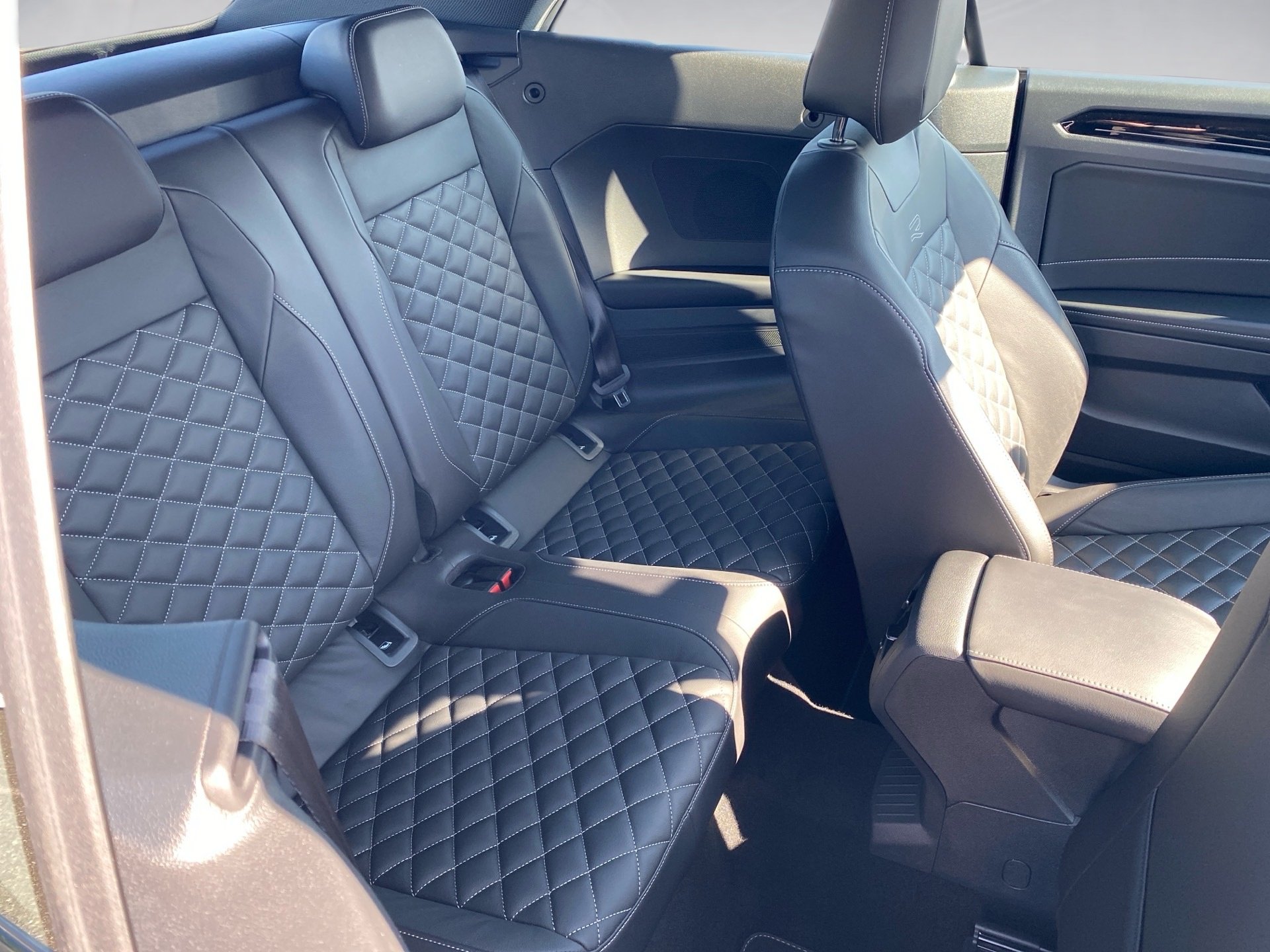 T-Roc Cabriolet 1.5 TSI R-Line DSG Black-Style Matrix Navi Leder