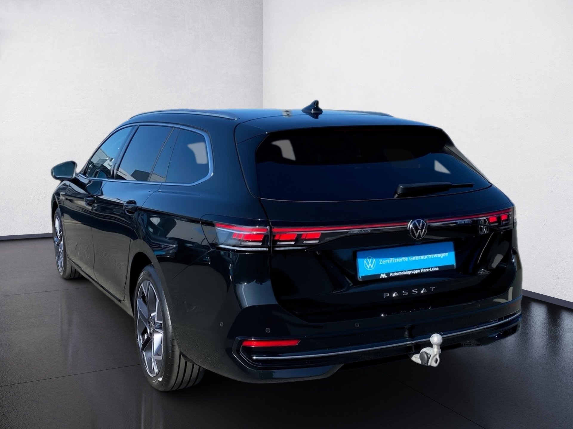 Passat Variant 2.0 TDI Elegance DSG Matrix Navi ACC AHK Leder