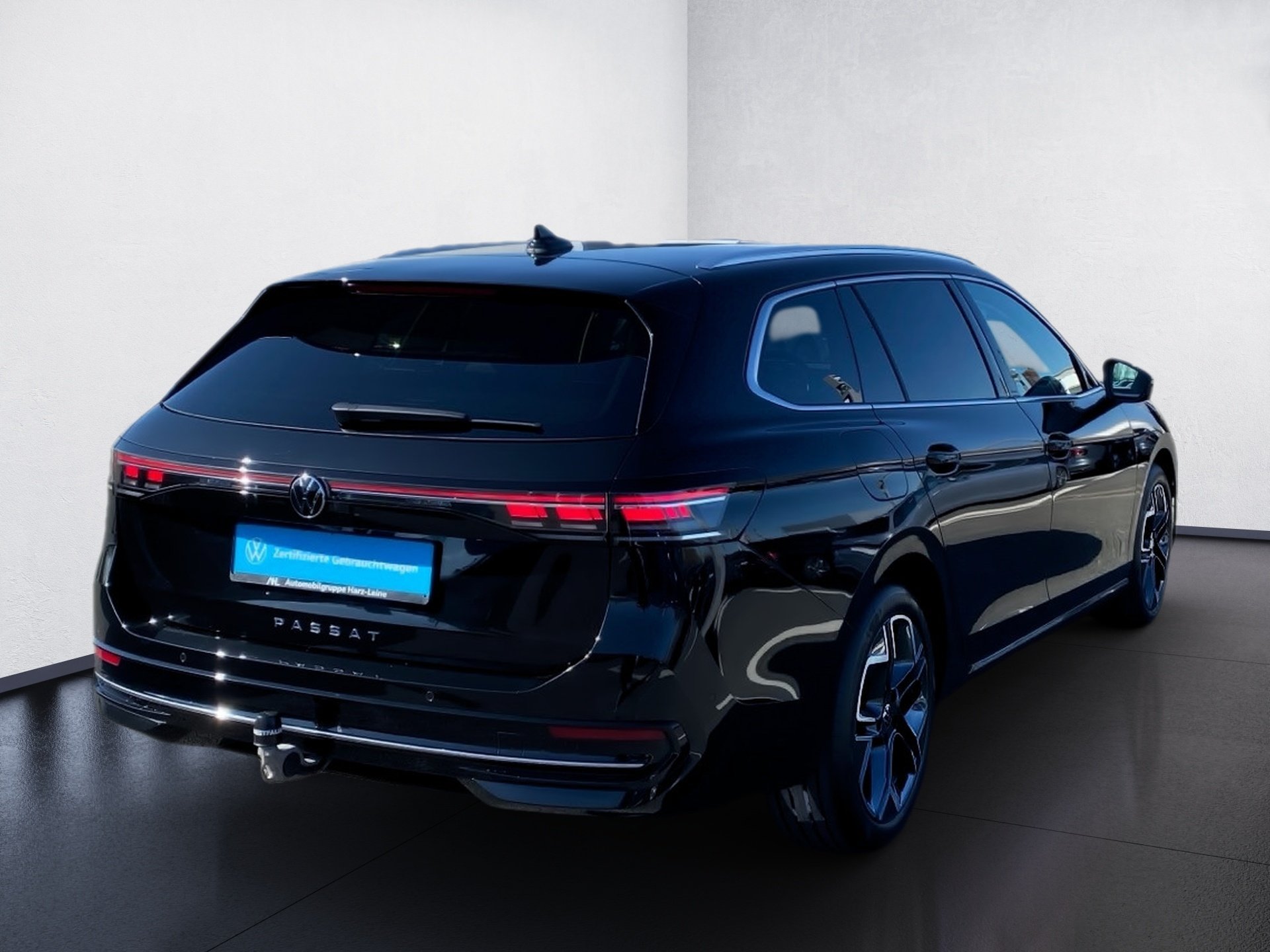 Passat Variant 2.0 TDI Elegance DSG Matrix Navi ACC AHK Leder