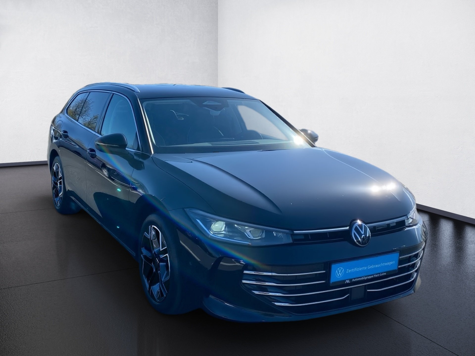 Passat Variant 2.0 TDI Elegance DSG Matrix Navi ACC AHK Leder