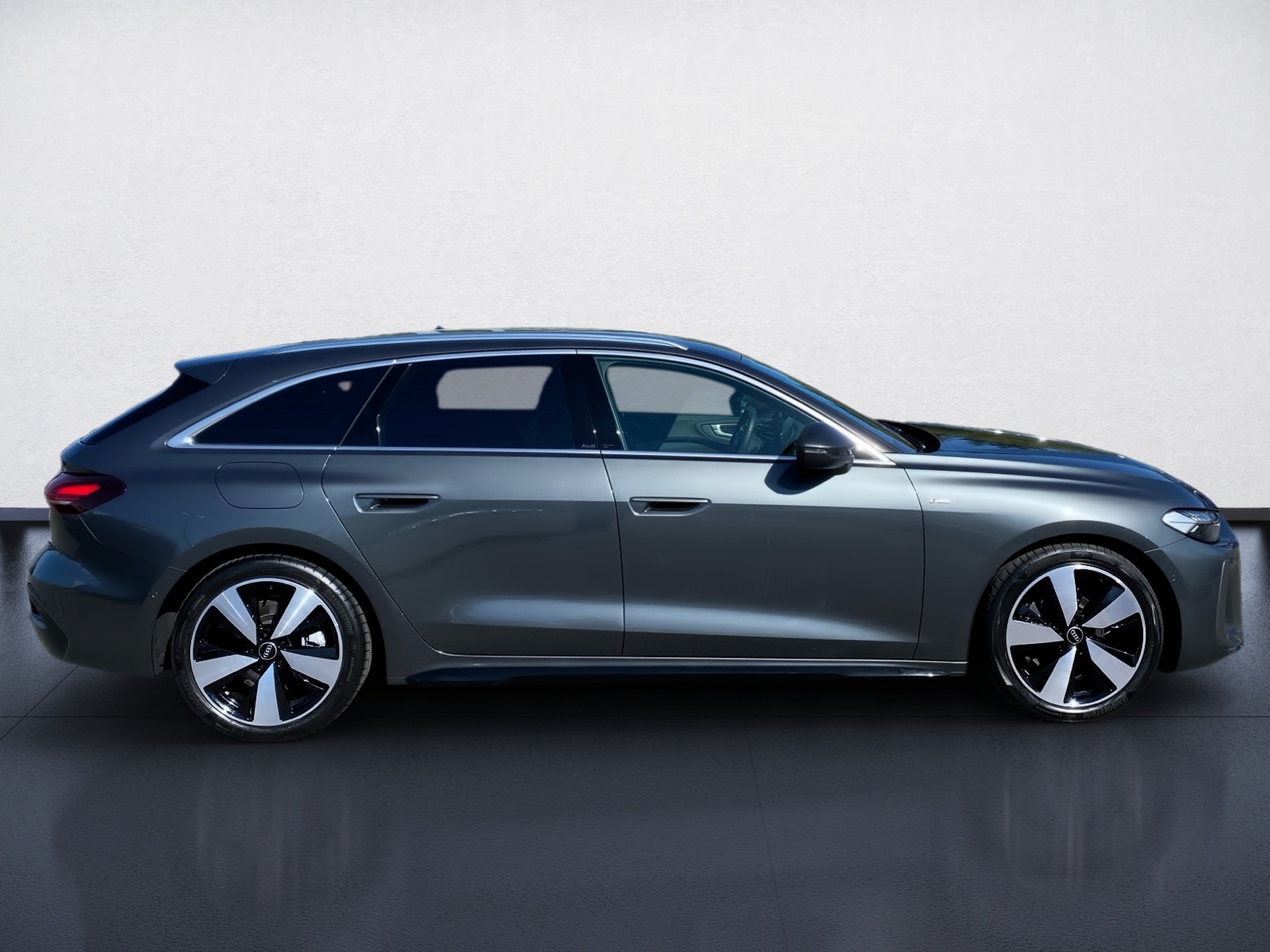 A5 Avant TDI S line S-tronic LED Navi ACC RFK AHK