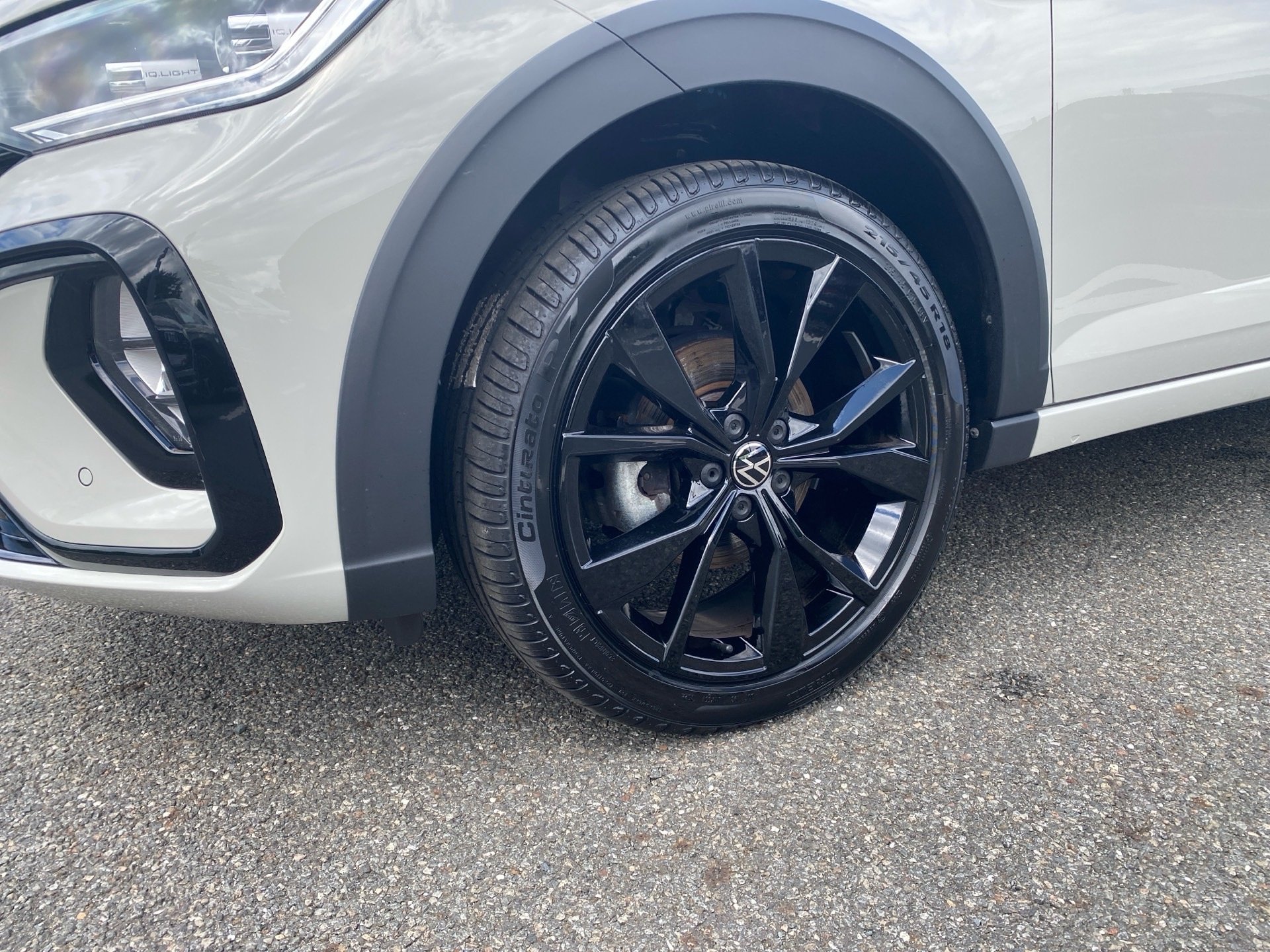 Taigo R-Line 1.5 TSI 2xKlima ACC AHK AUT Kam. LM