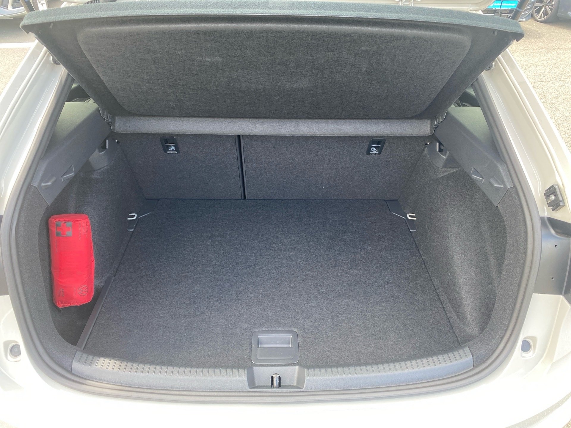 Taigo R-Line 1.5 TSI 2xKlima ACC AHK AUT Kam. LM