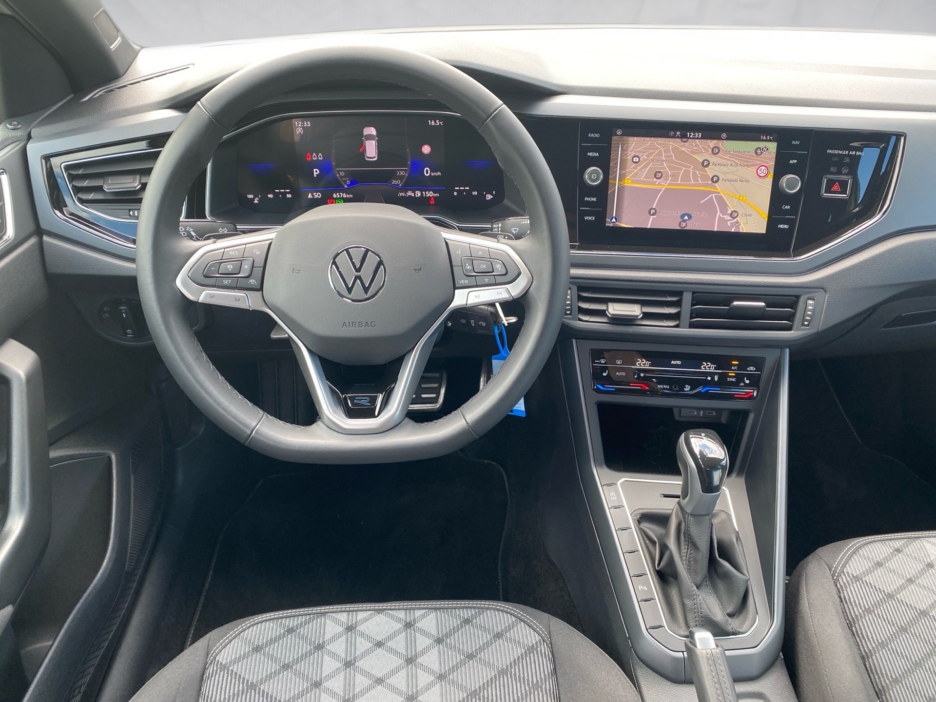 Taigo R-Line 1.5 TSI 2xKlima ACC AHK AUT Kam. LM