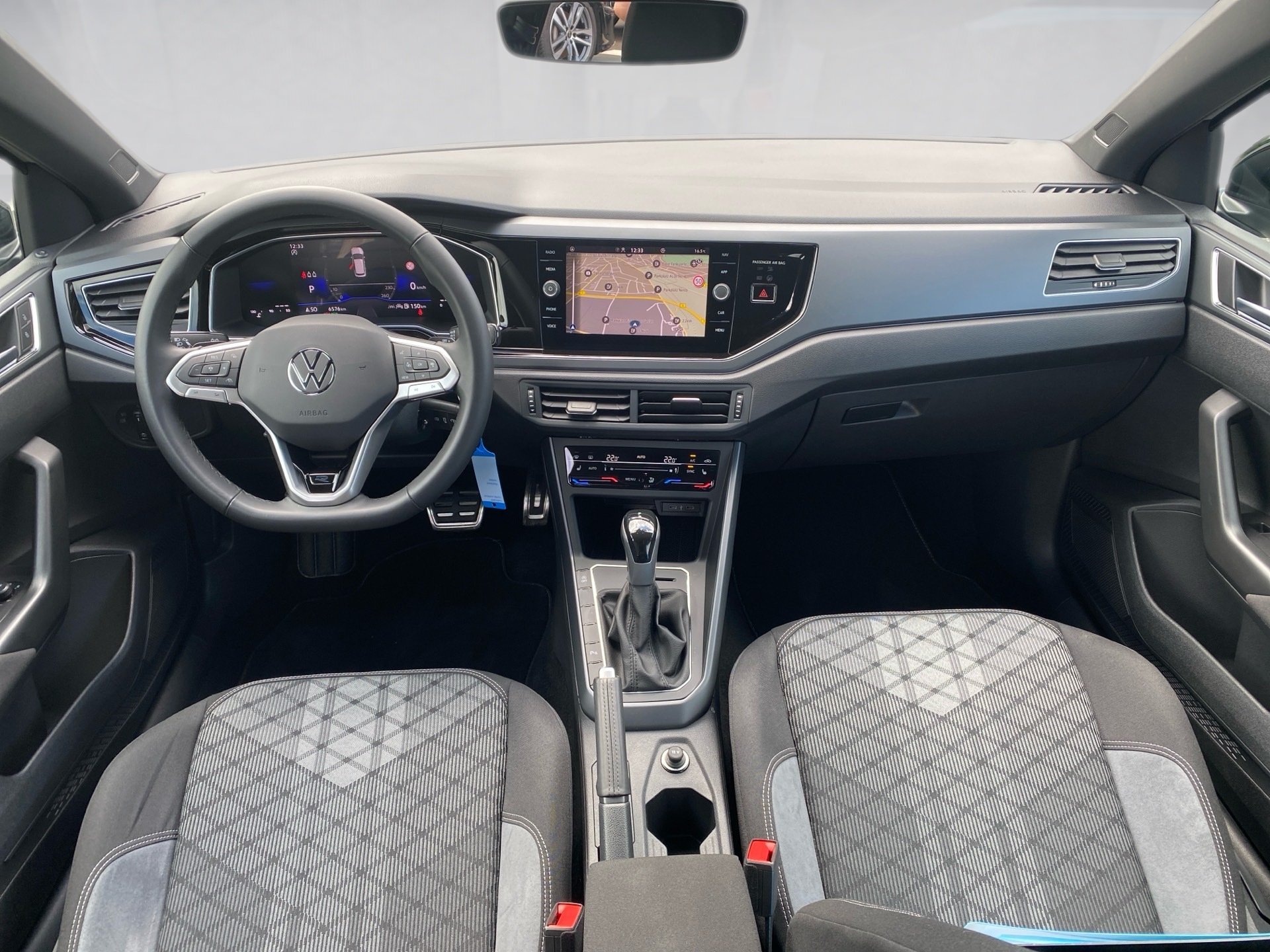 Taigo R-Line 1.5 TSI 2xKlima ACC AHK AUT Kam. LM