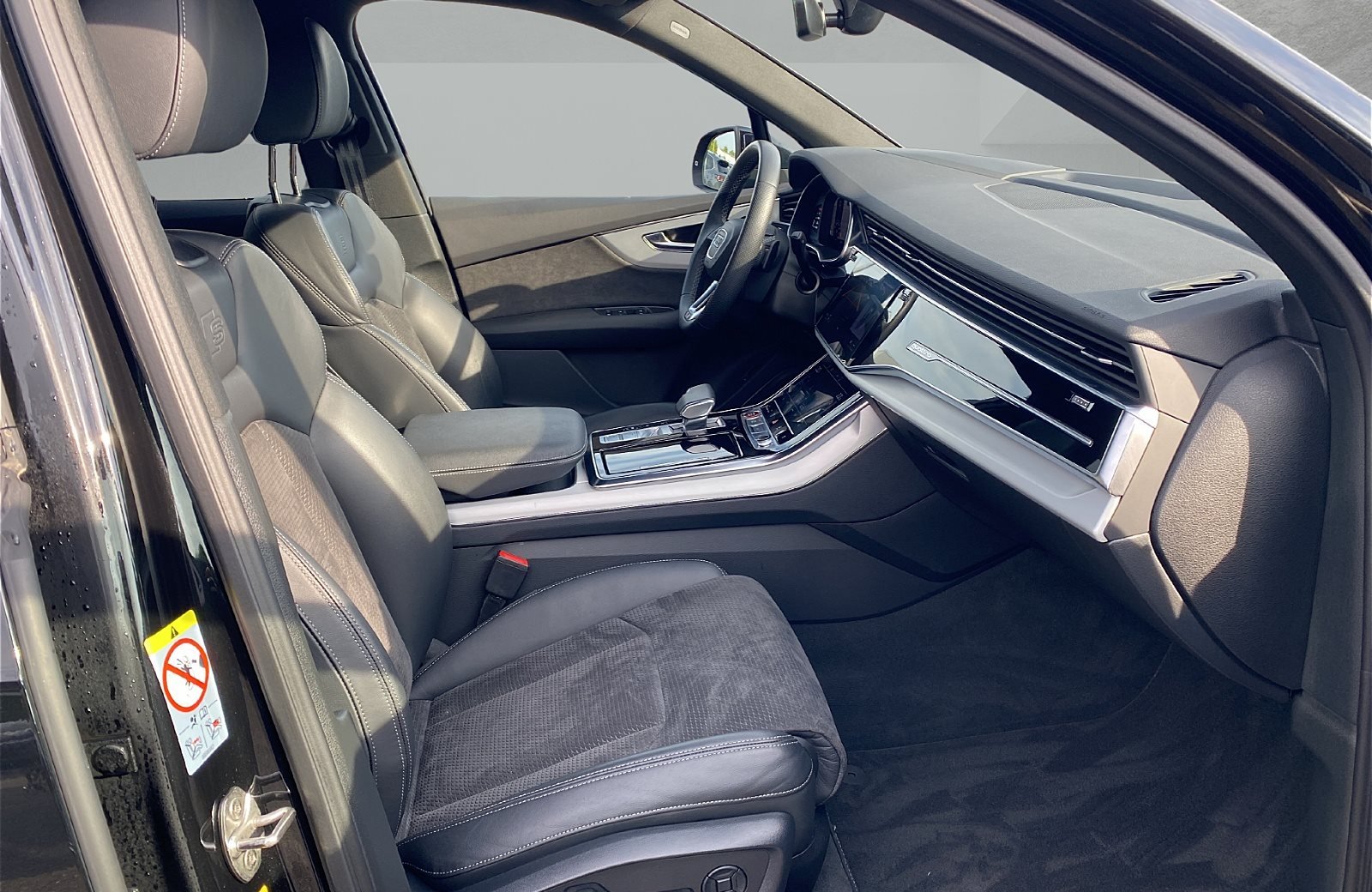 SQ7 4.0 TFSI quattro Tiptronic 7-Sitzer AHK HuD Standhzg.